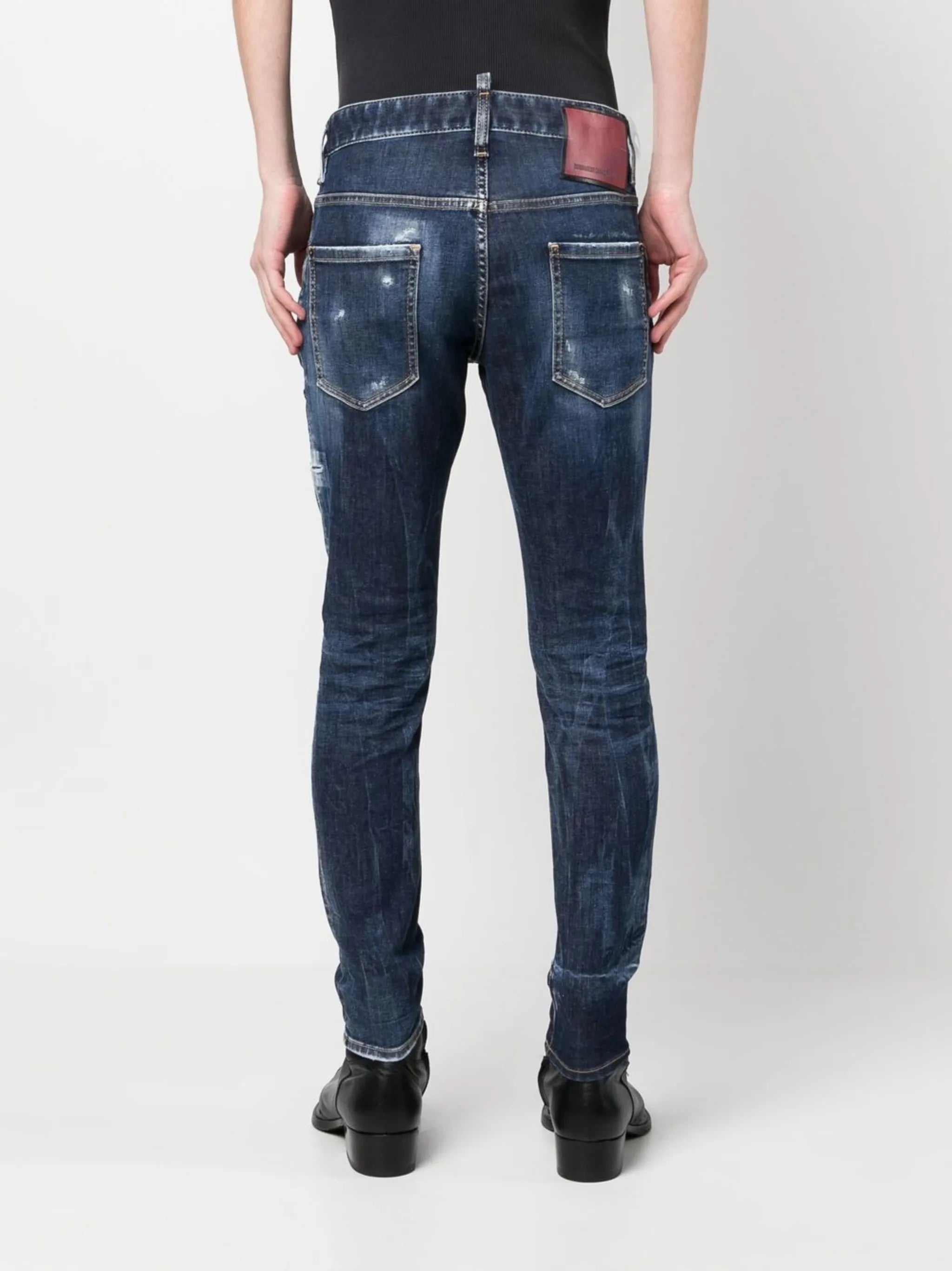 slim-fit distressed-effect jeans