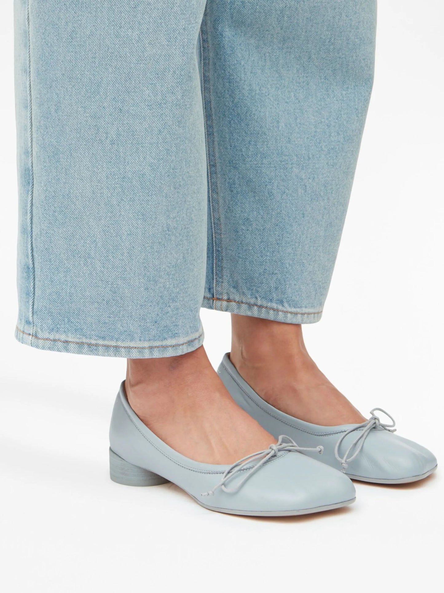 Anatomic bow-detail leather ballerinas
