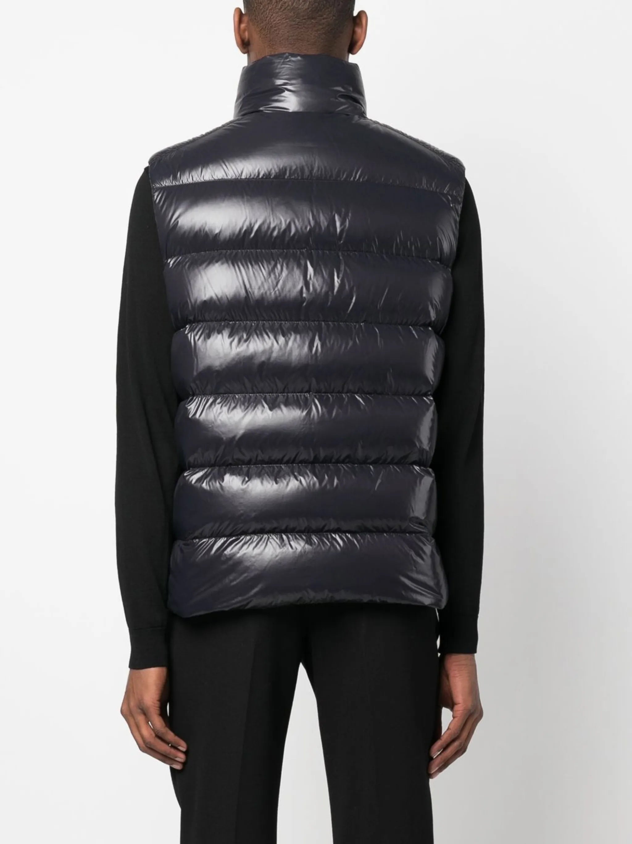 padded logo-patch gilet