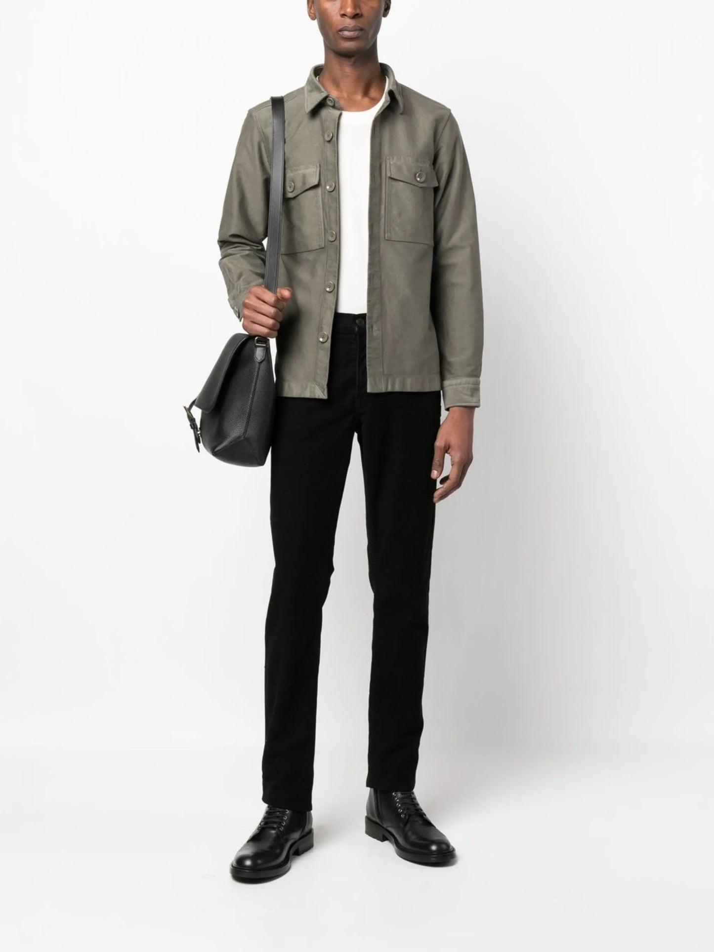 long-sleeve button-fastening shirt