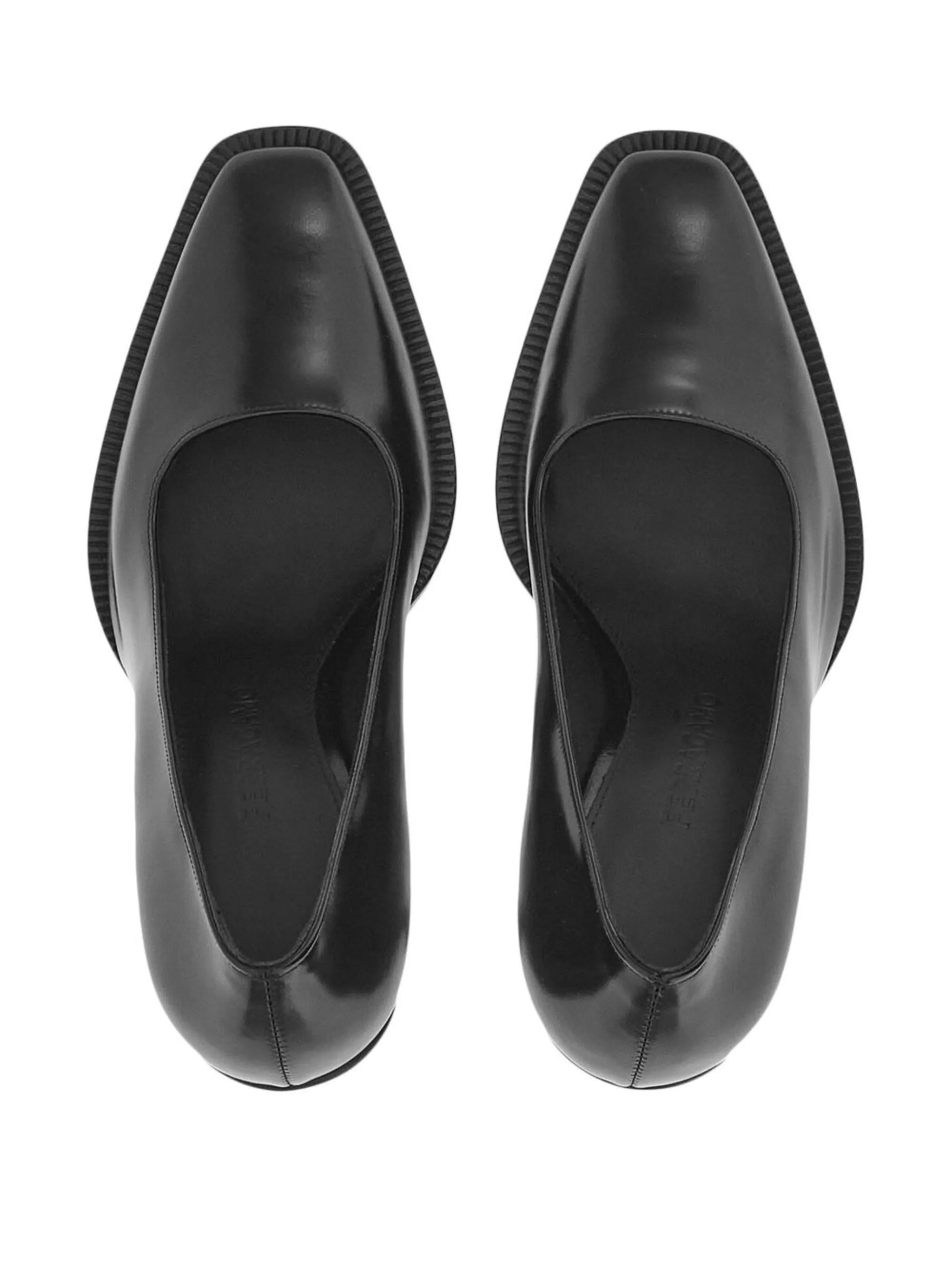 shaped-high-heel pumps