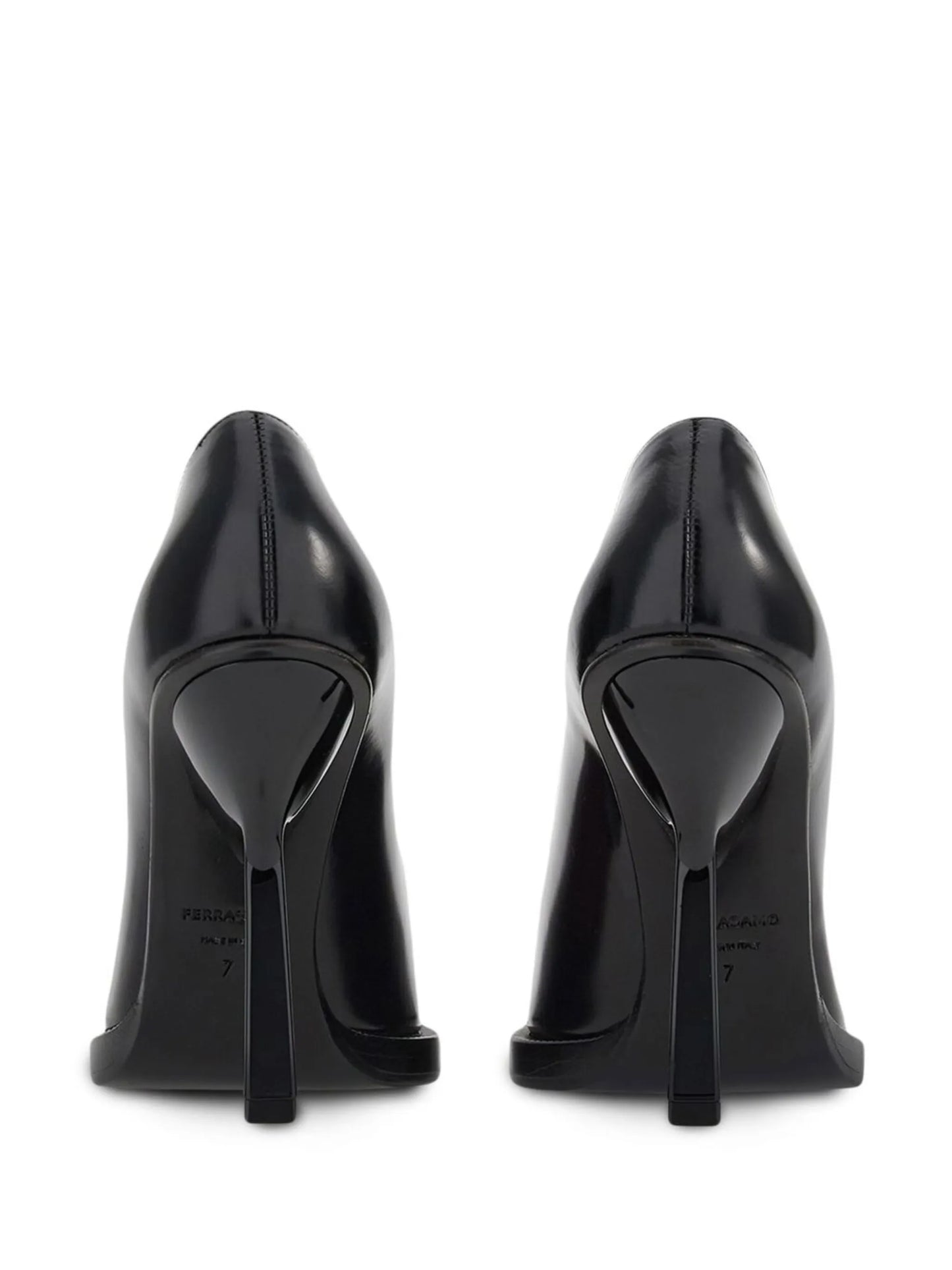 shaped-high-heel pumps