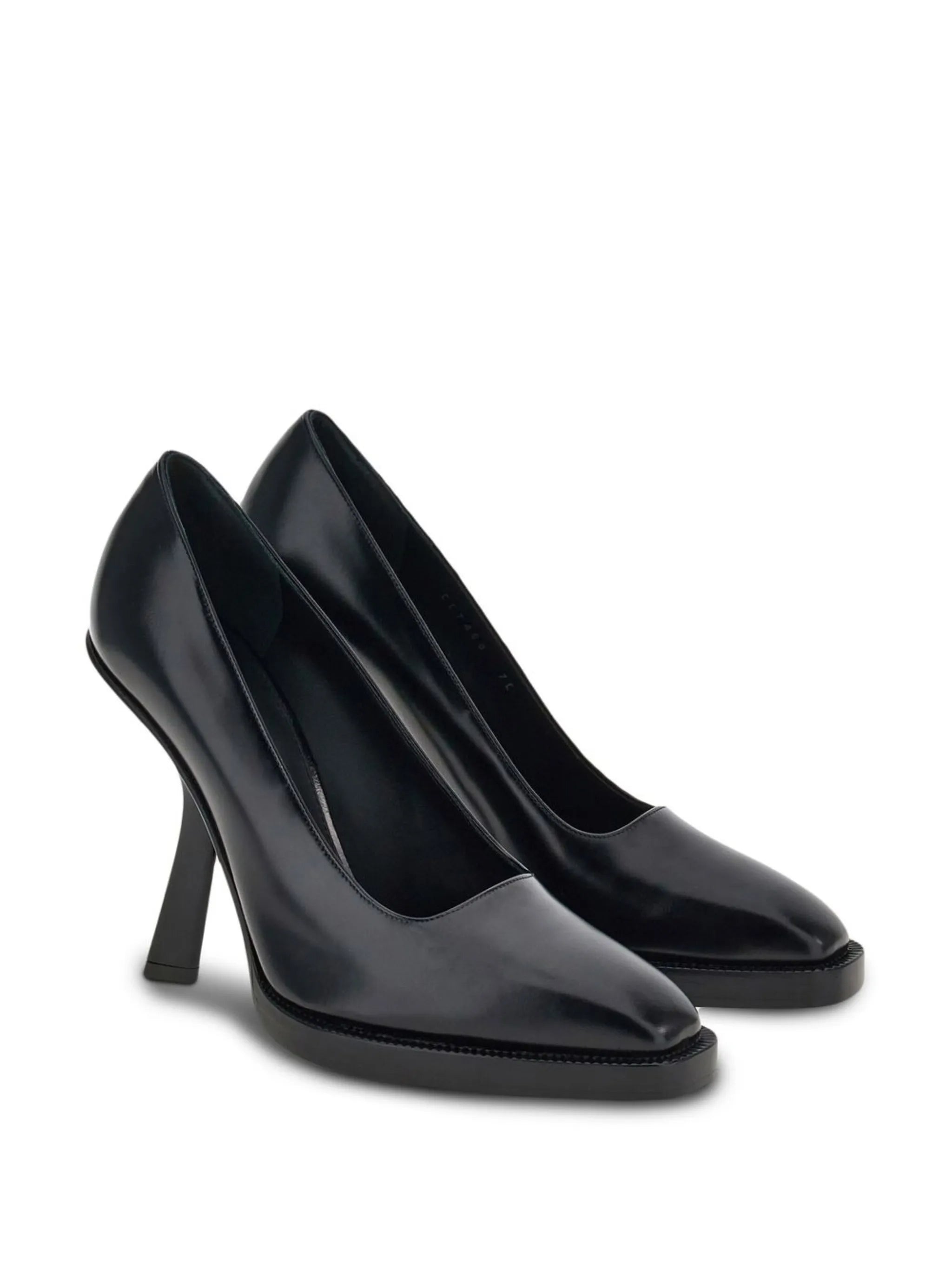 shaped-high-heel pumps