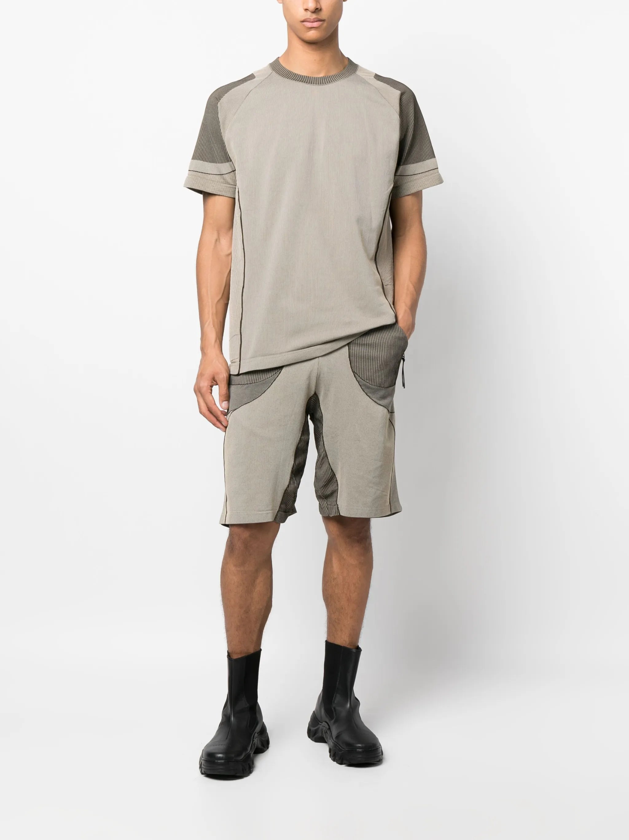 knee-length ribbed track shorts