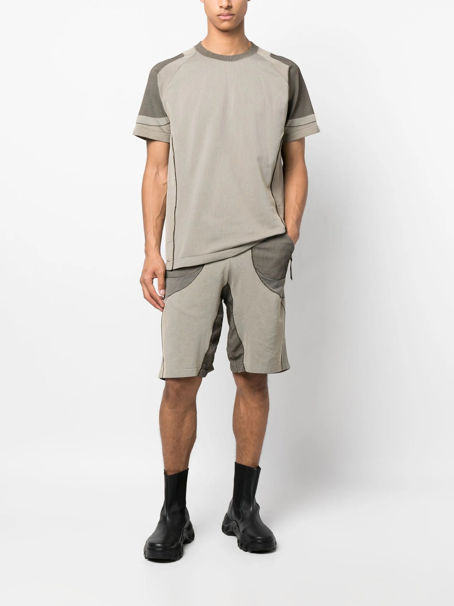knee-length ribbed track shorts
