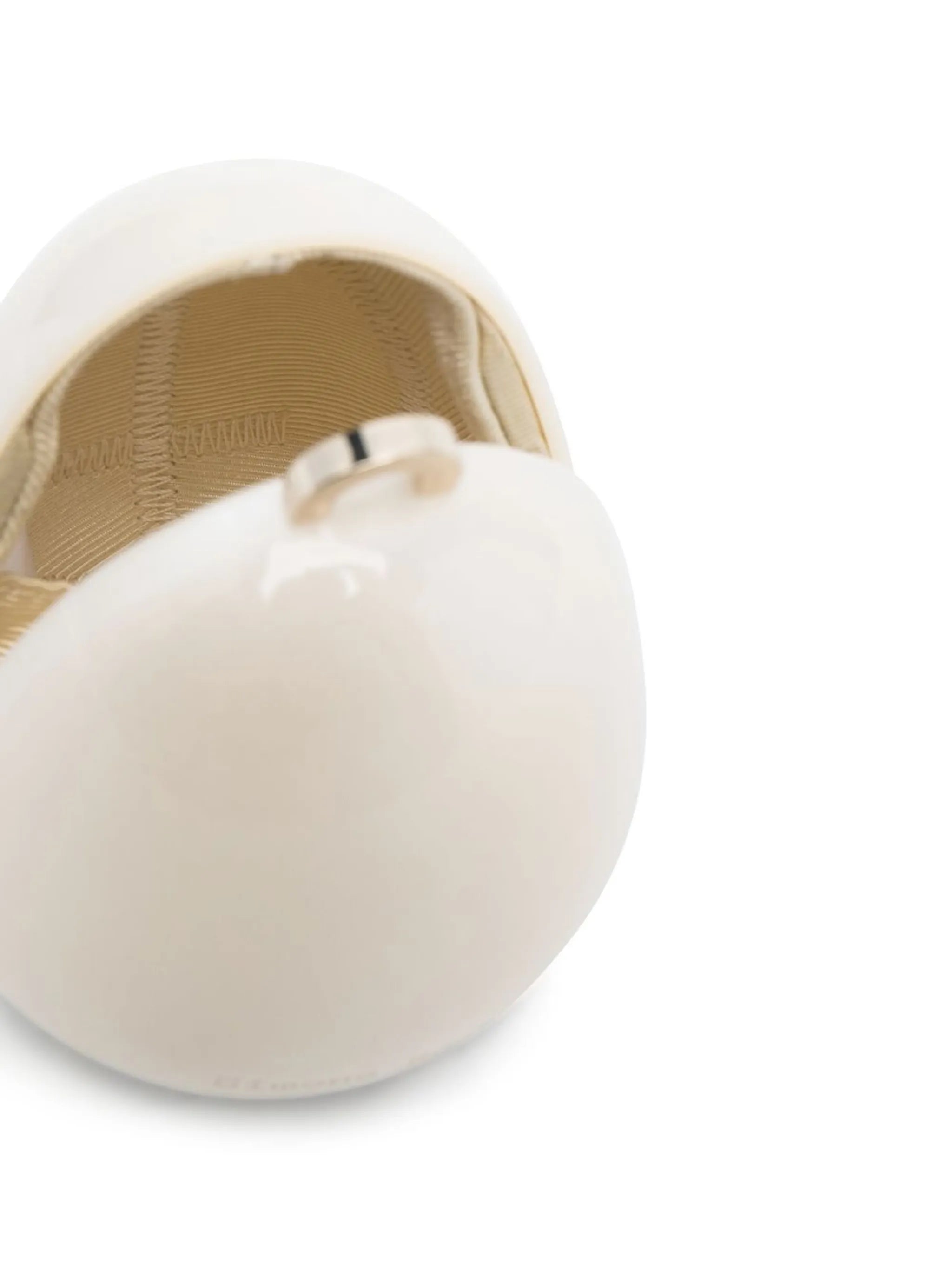 Egg pearl tote bag