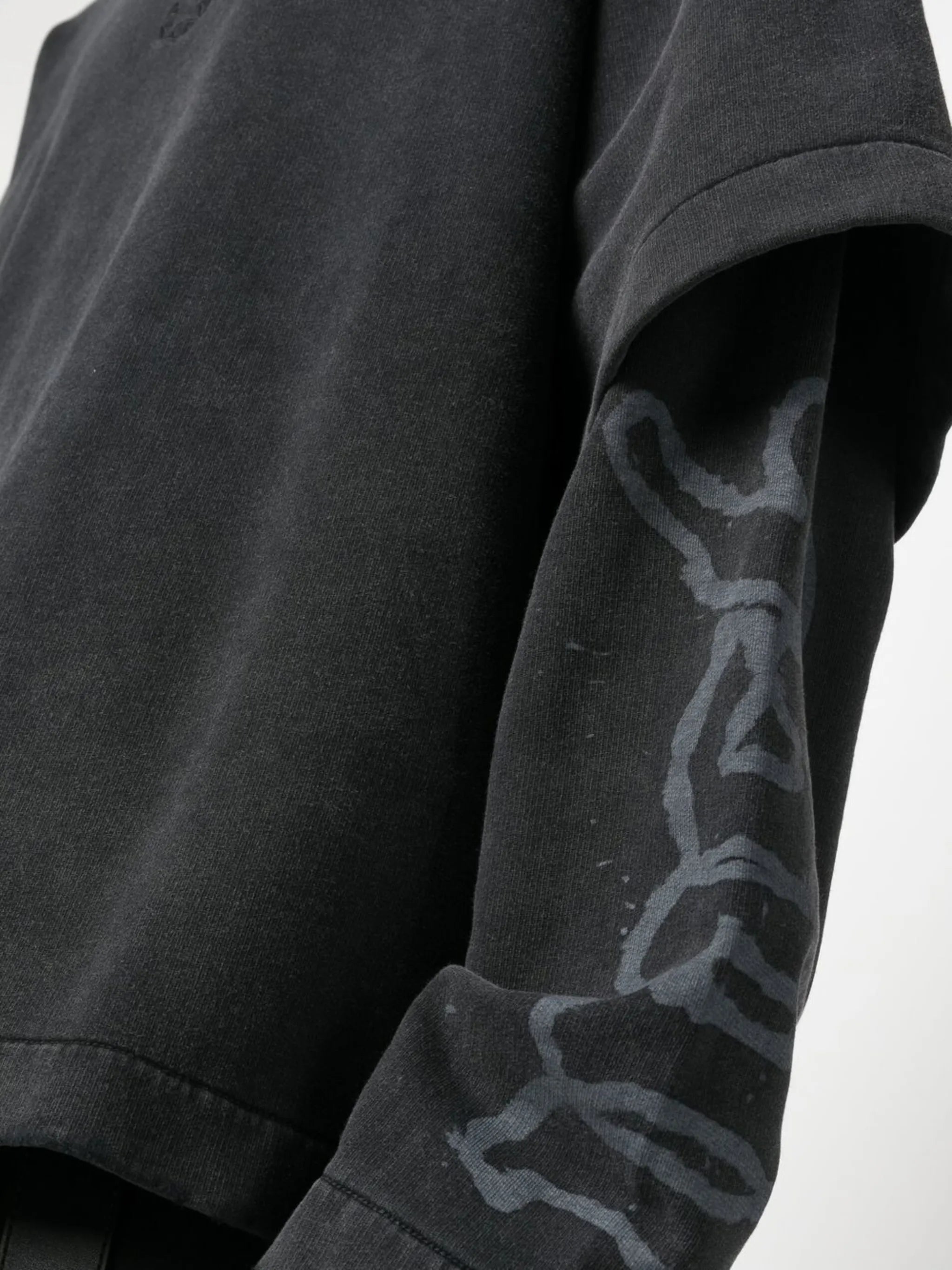 graphic-print sweatshirt