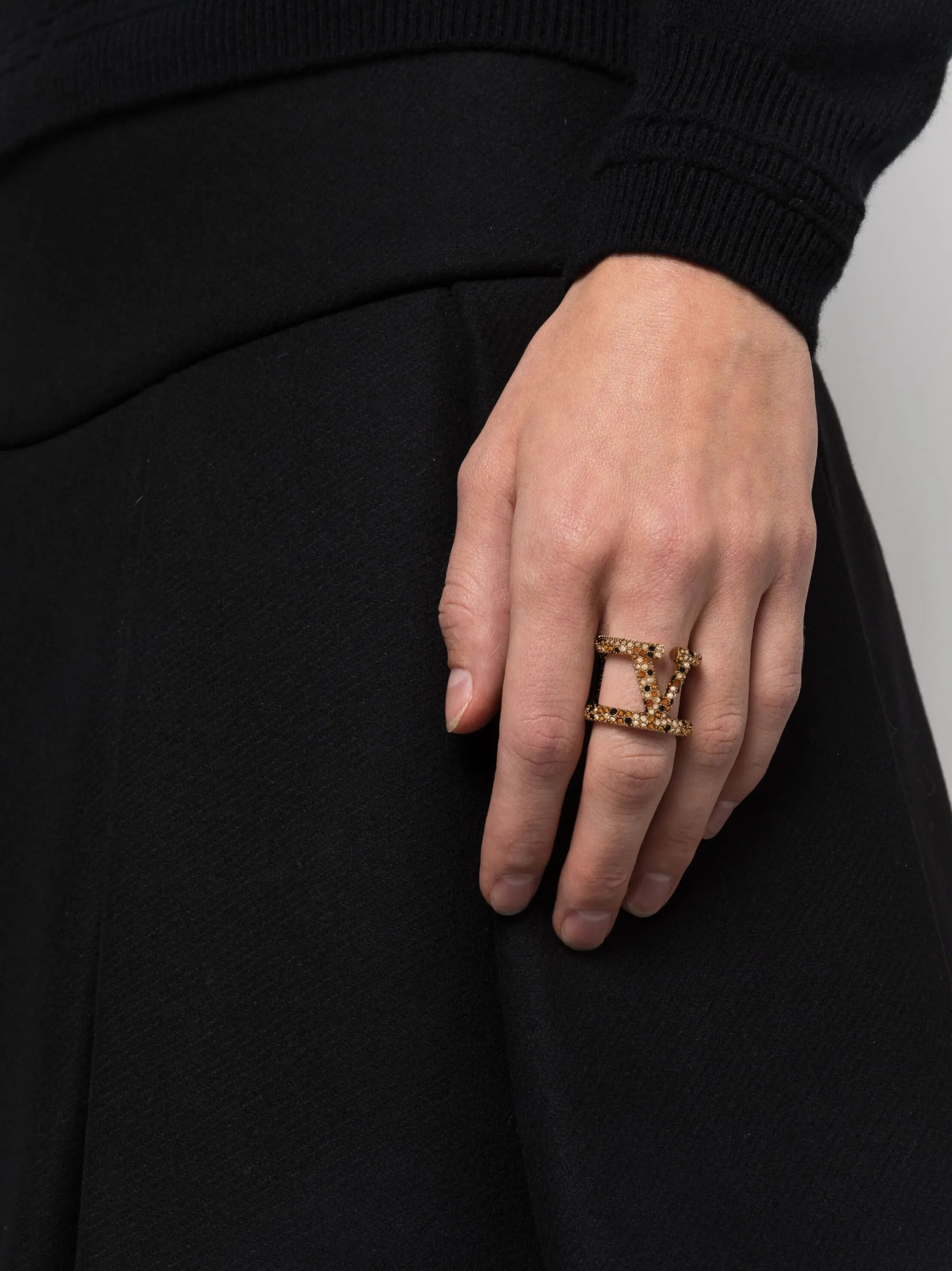 VLogo crystal-embellished ring