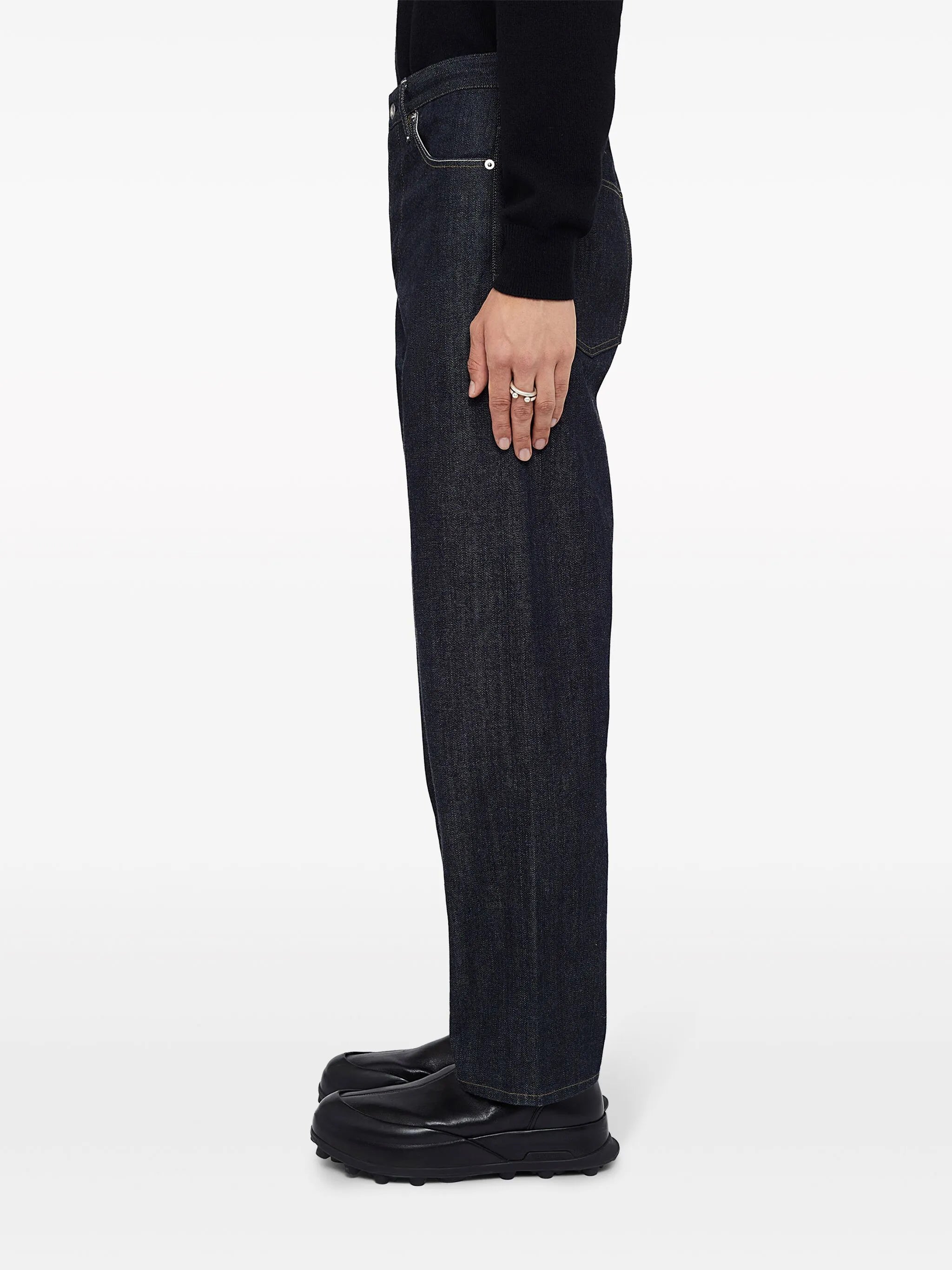 straight-cut jeans