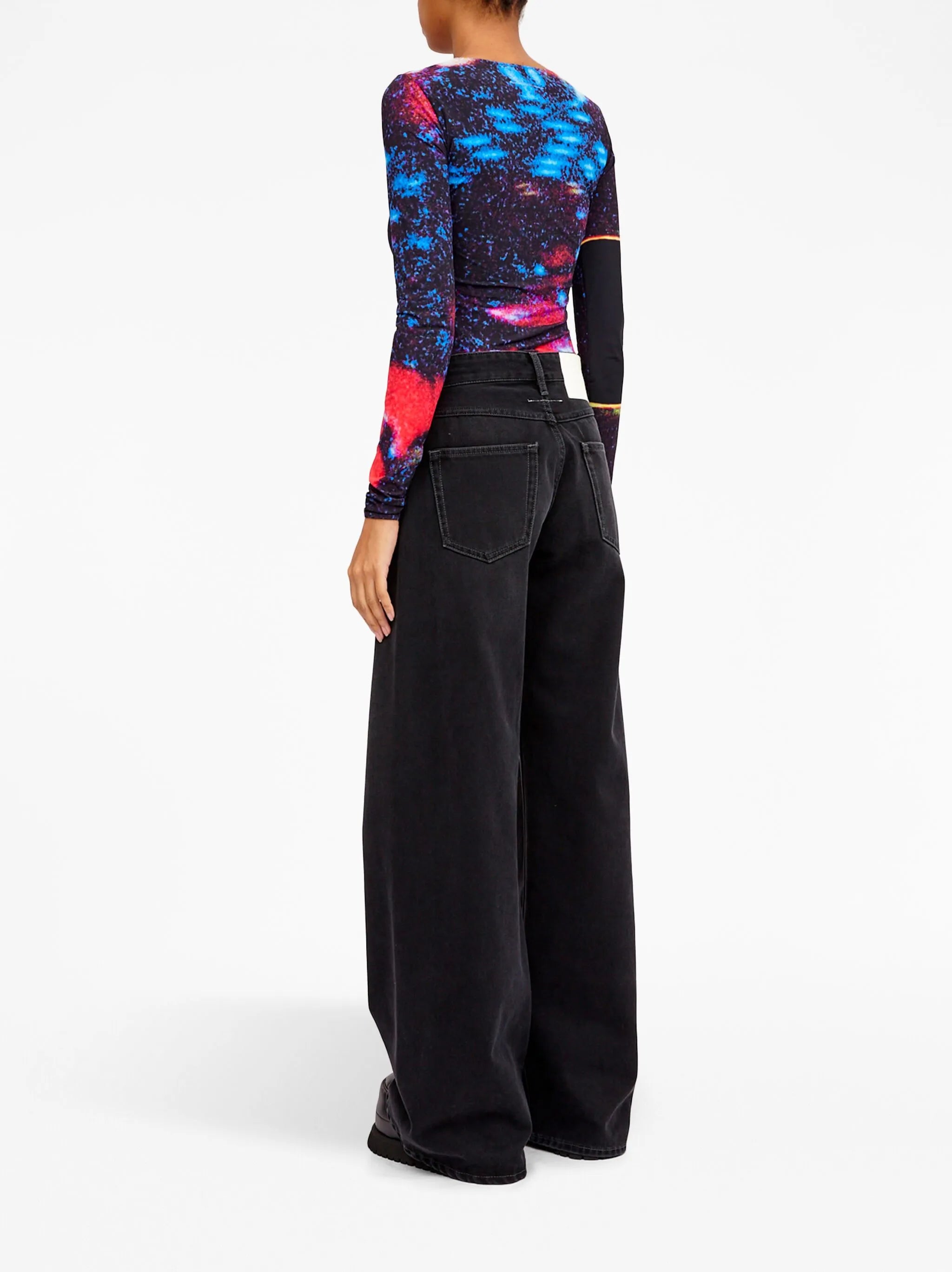 mid-rise wide-leg jeans