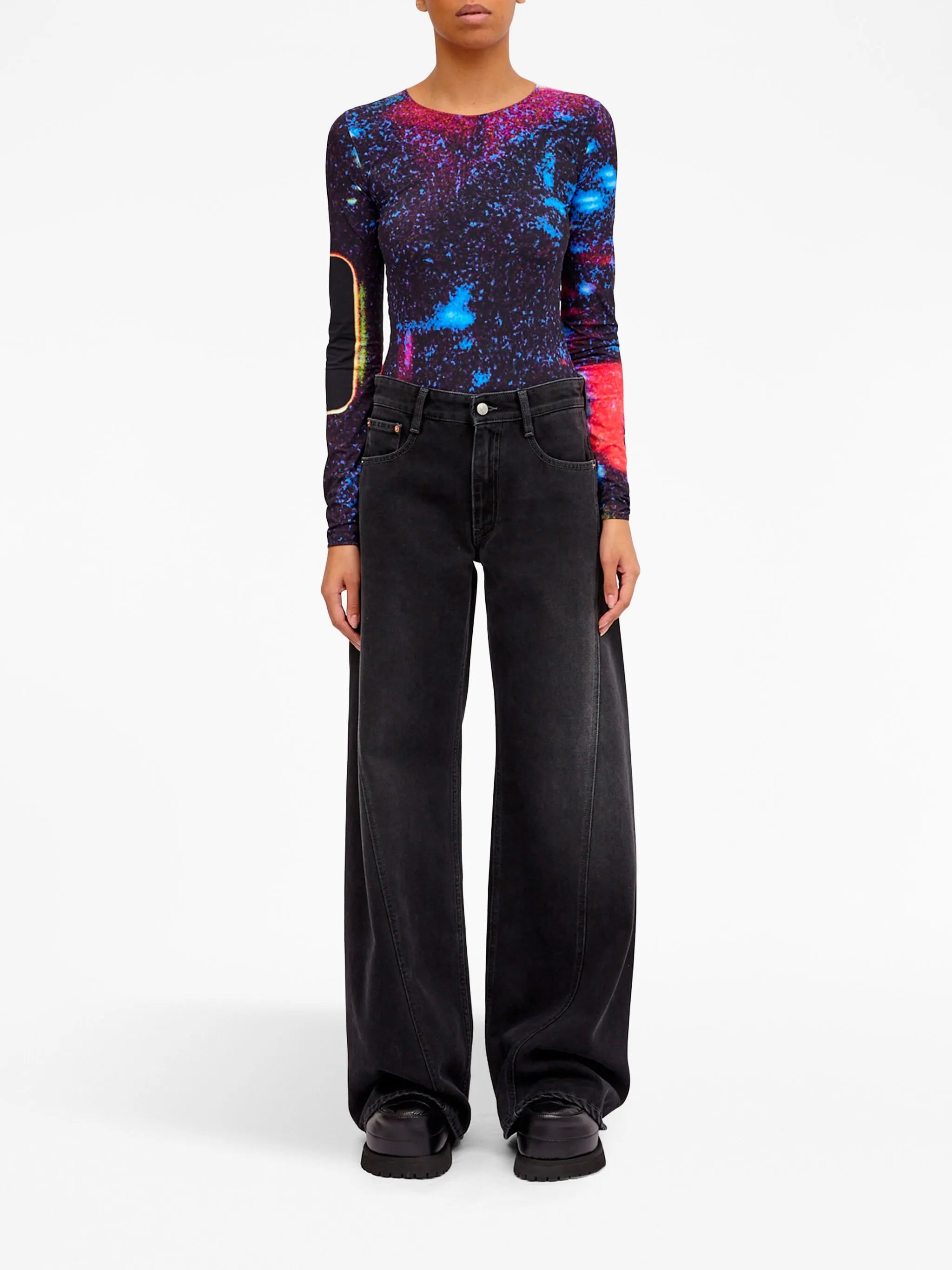 mid-rise wide-leg jeans
