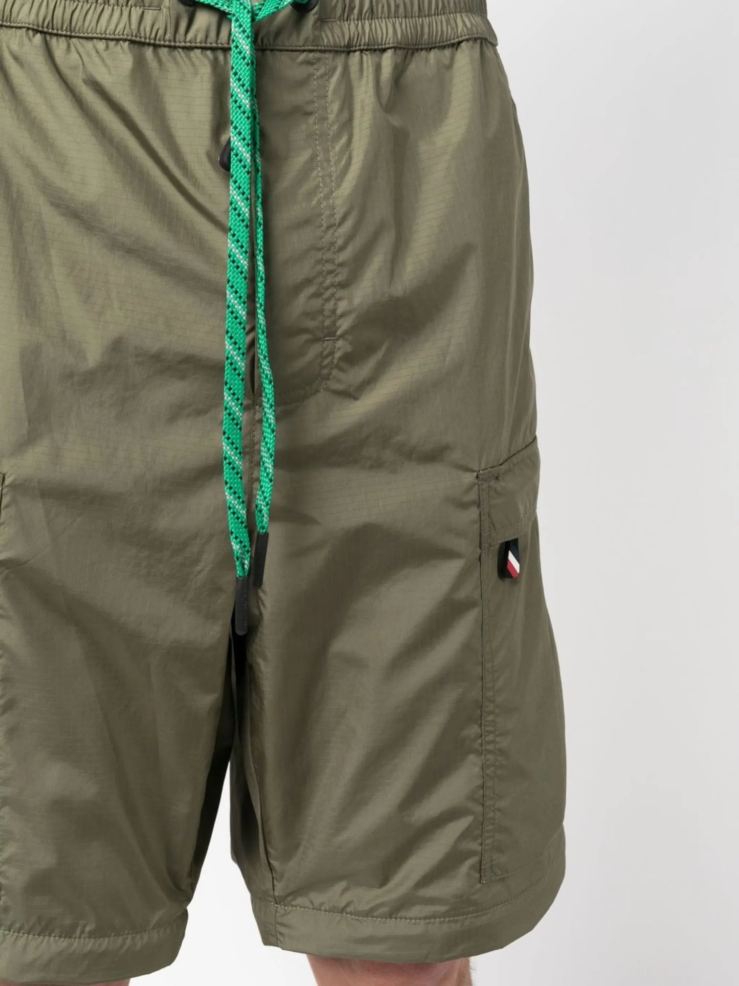 contrast-trim straight-leg trousers
