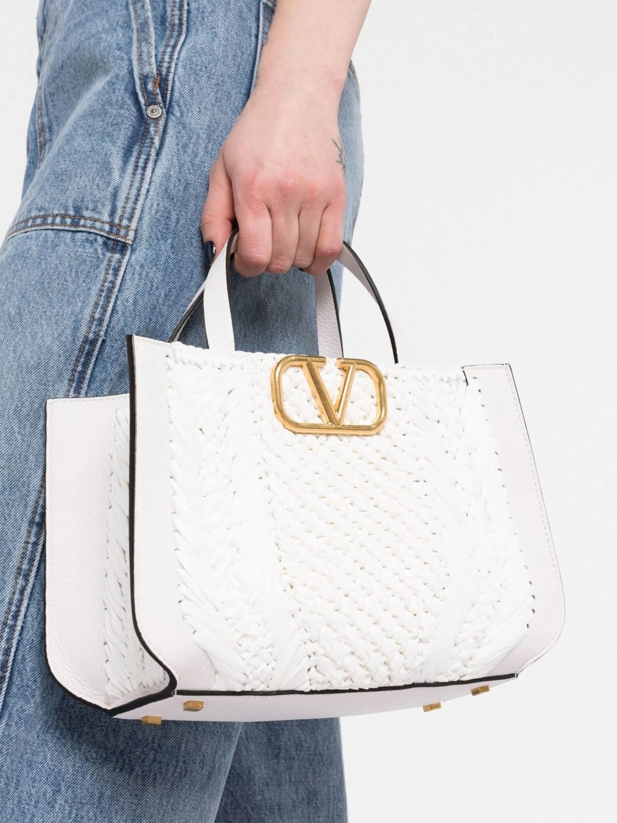 small VLogo Signature raffia tote bag