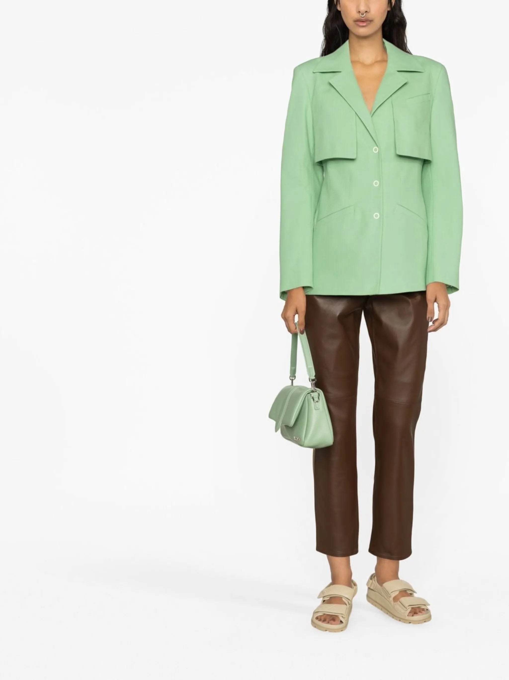 single-breasted spread collar blazer