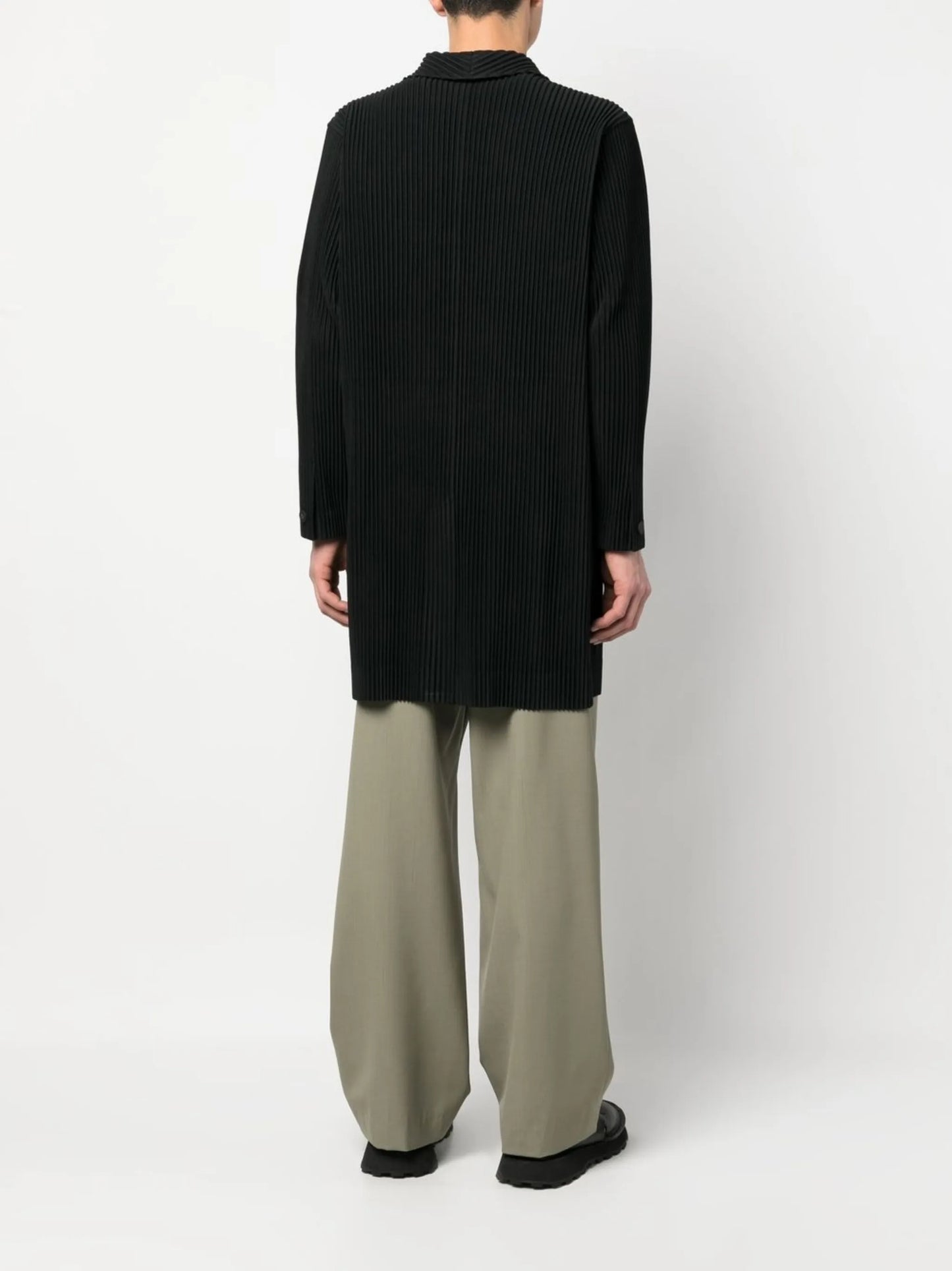 plissé single-breasted coat