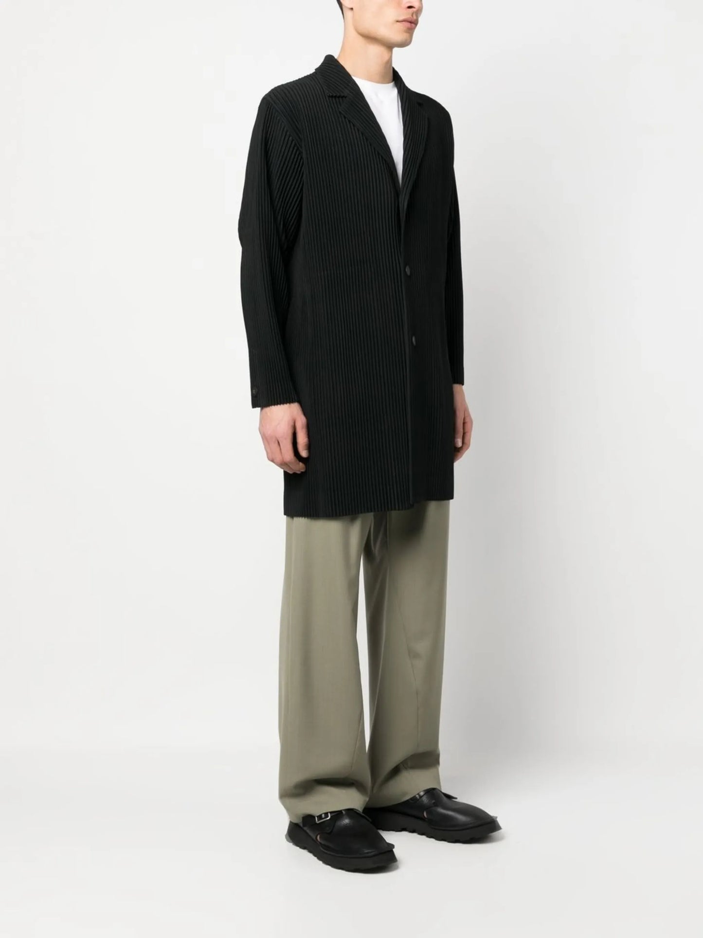 plissé single-breasted coat