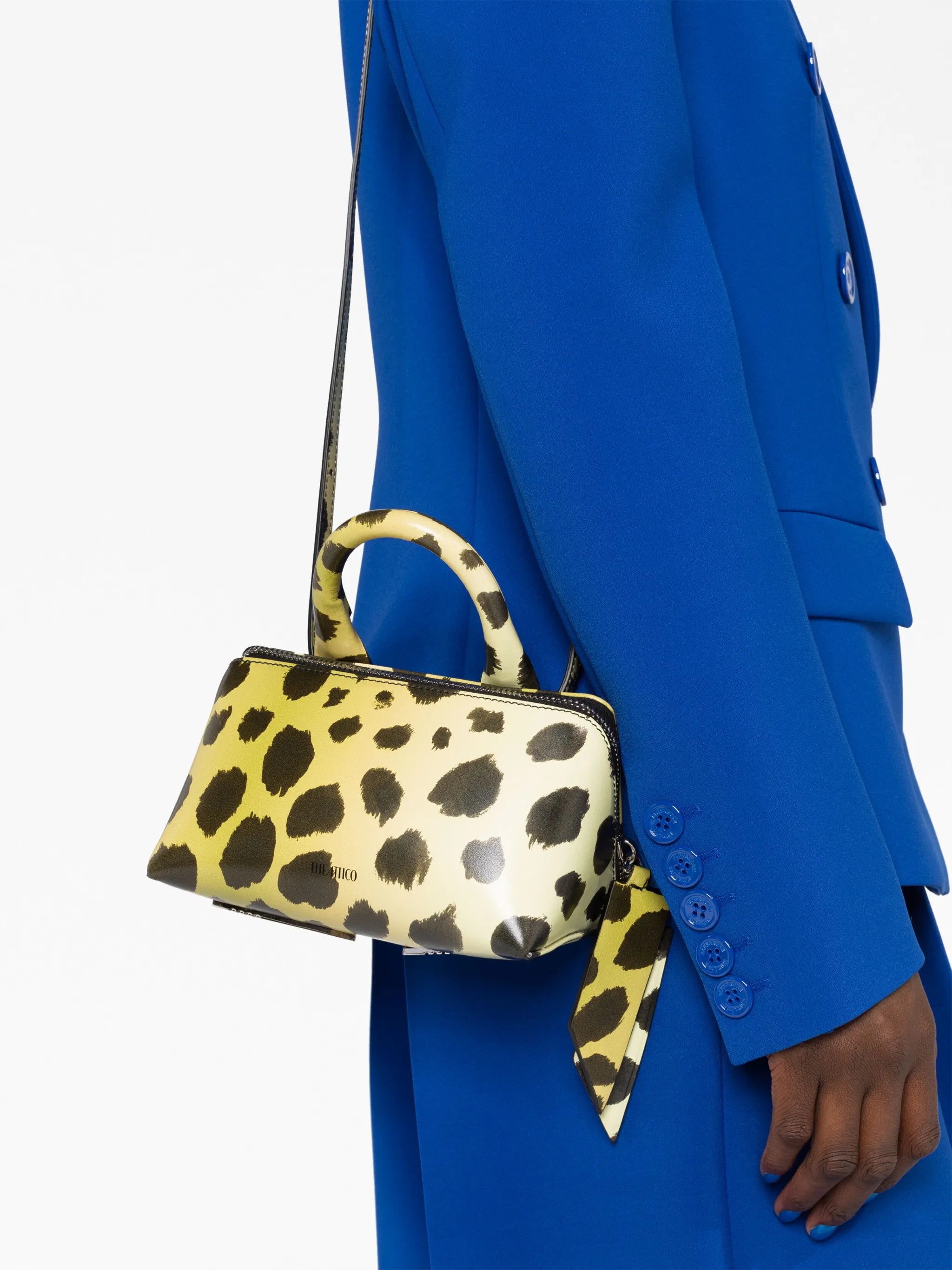 Friday giraffe-print tote bag