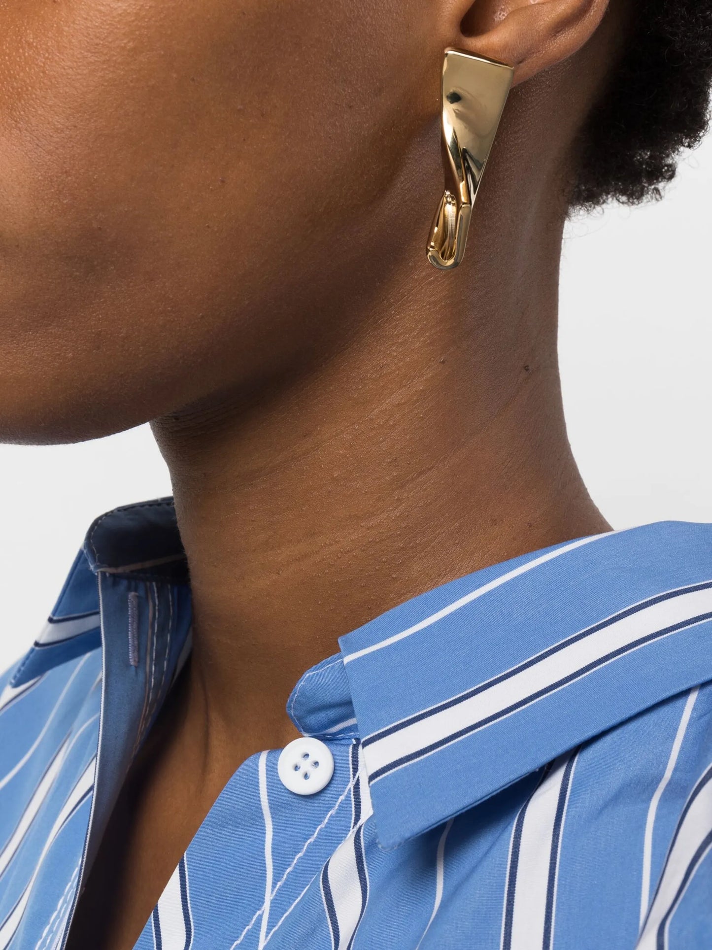 Les Boucles J earrings
