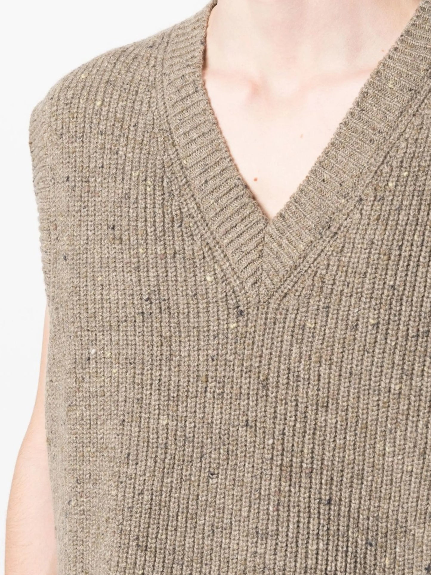 V-neck knitted vest