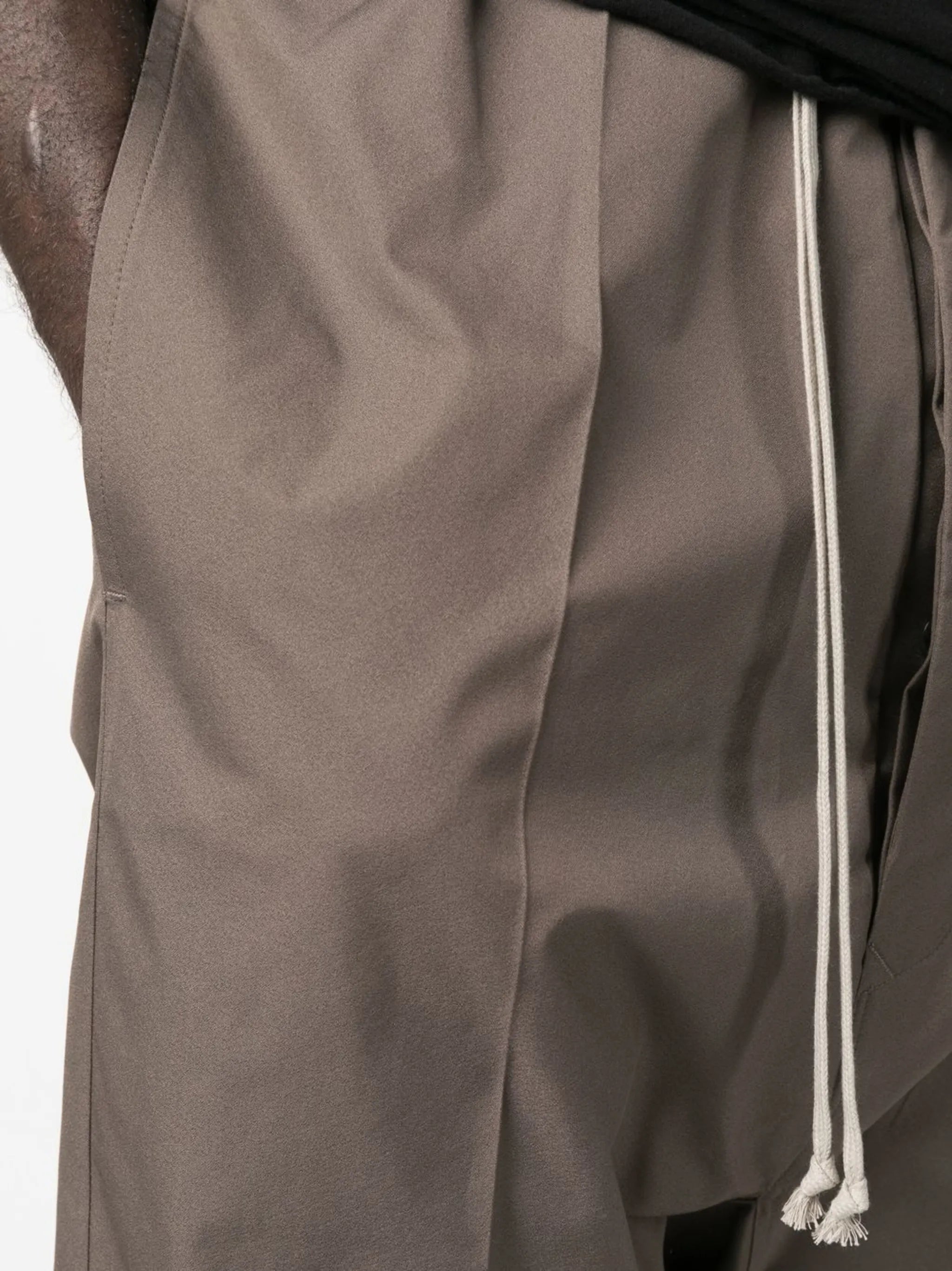 knee-length drop-crotch shorts