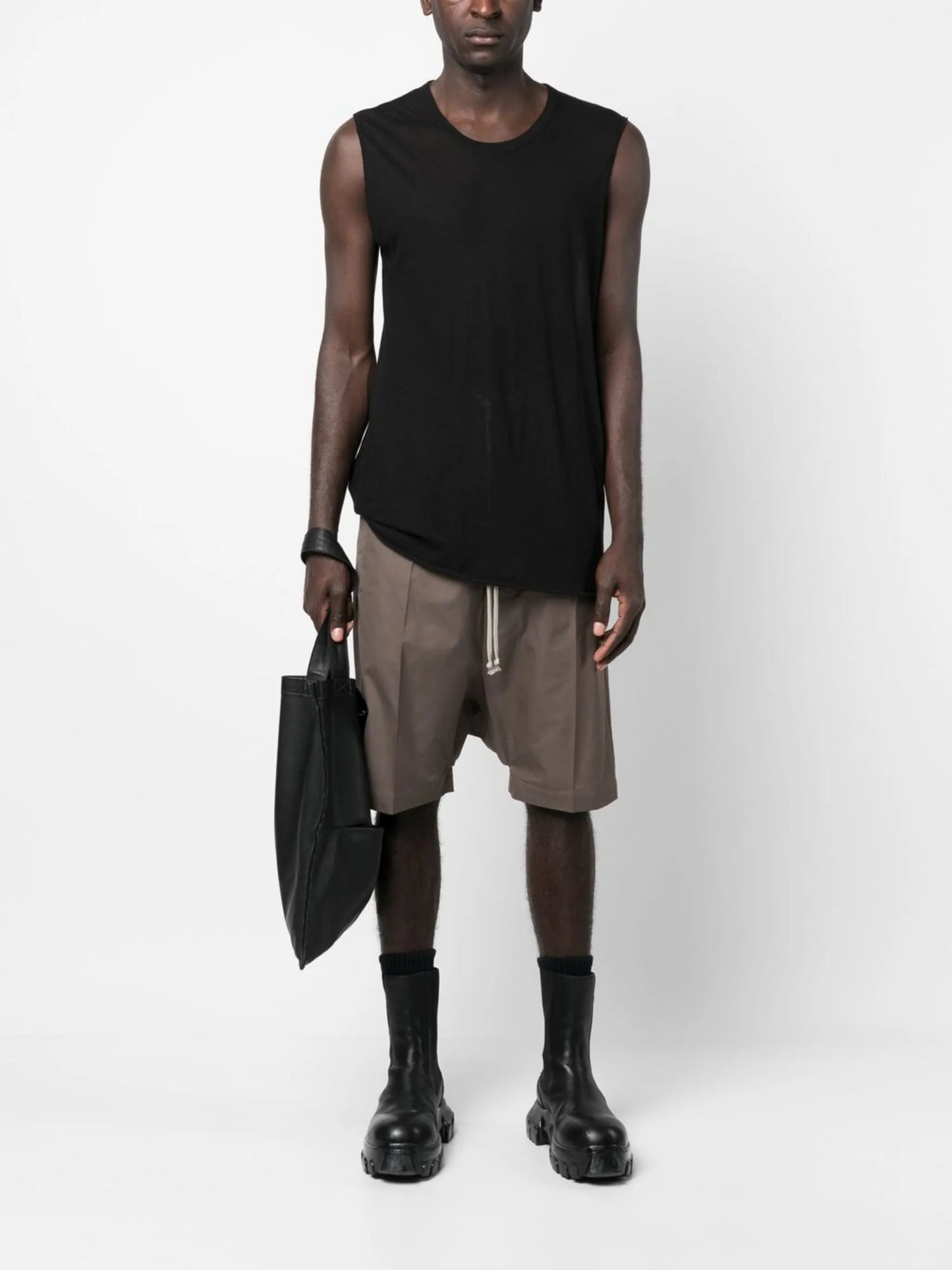 knee-length drop-crotch shorts