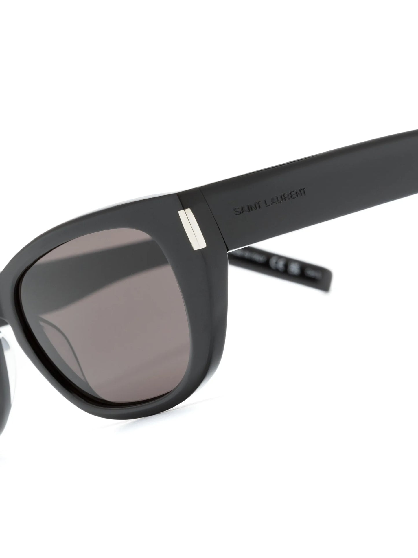 cat-eye frame sunglasses