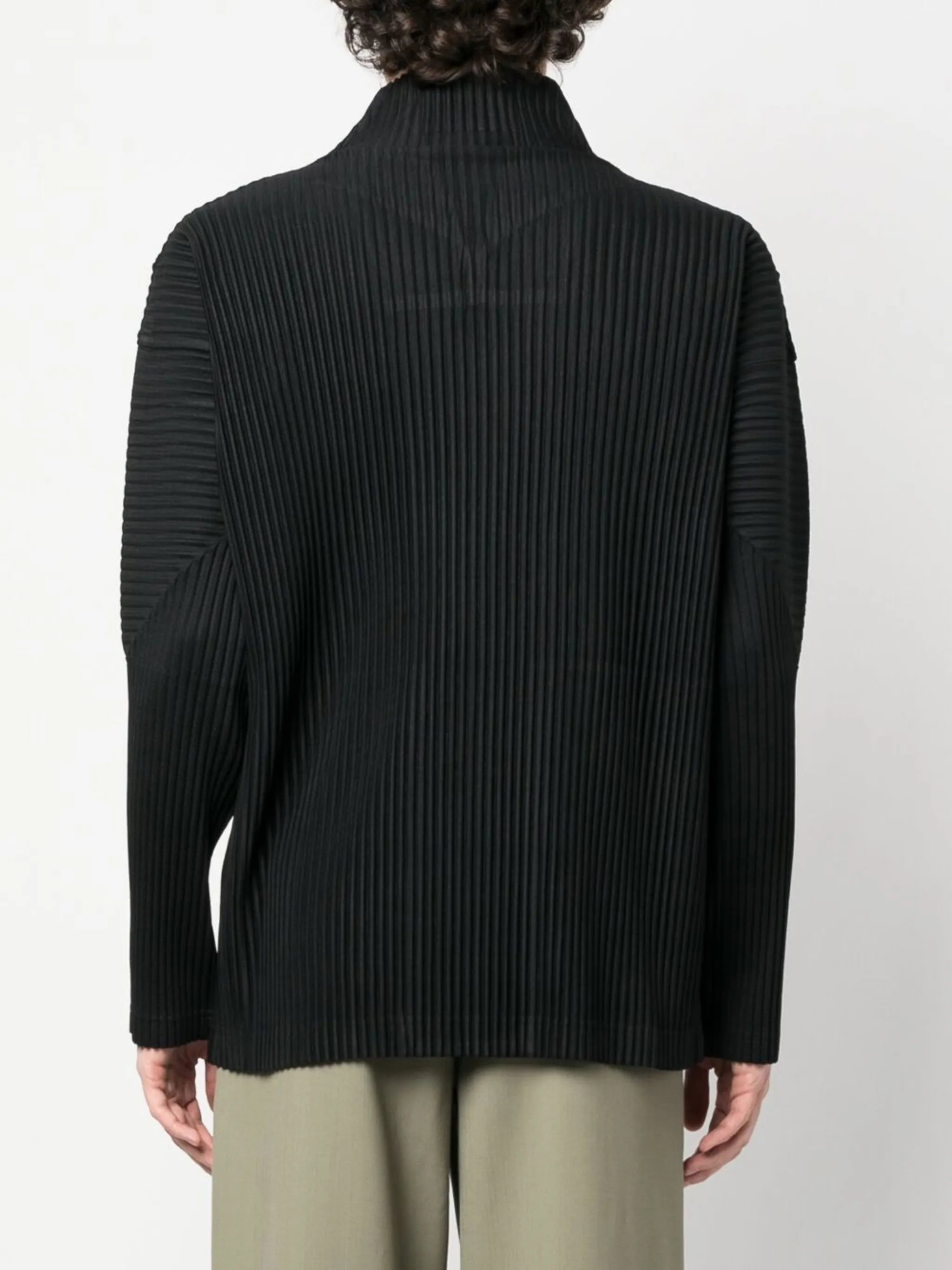 zip-up pleated jacket