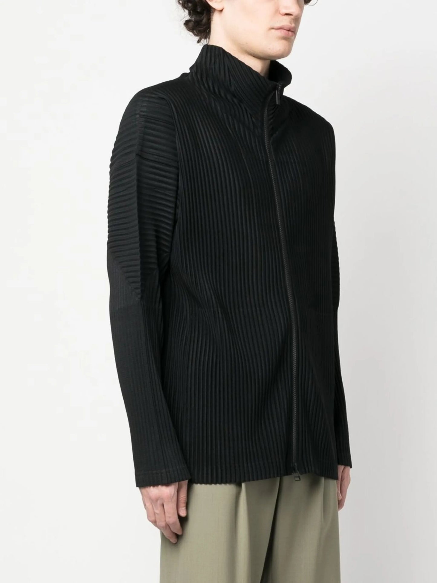 zip-up pleated jacket