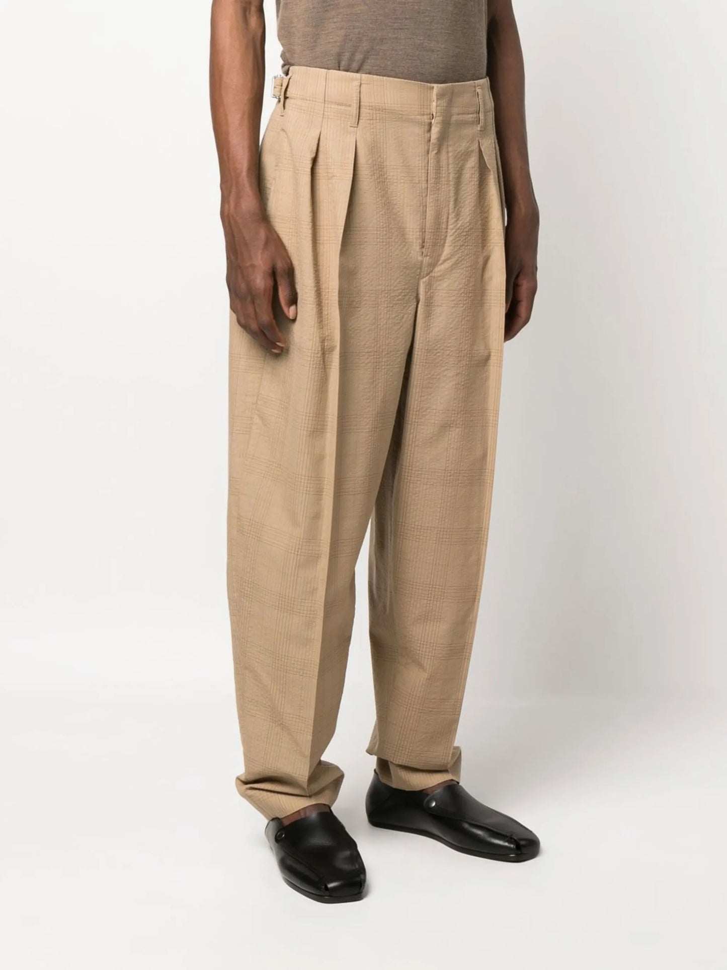 wool tapered trousers