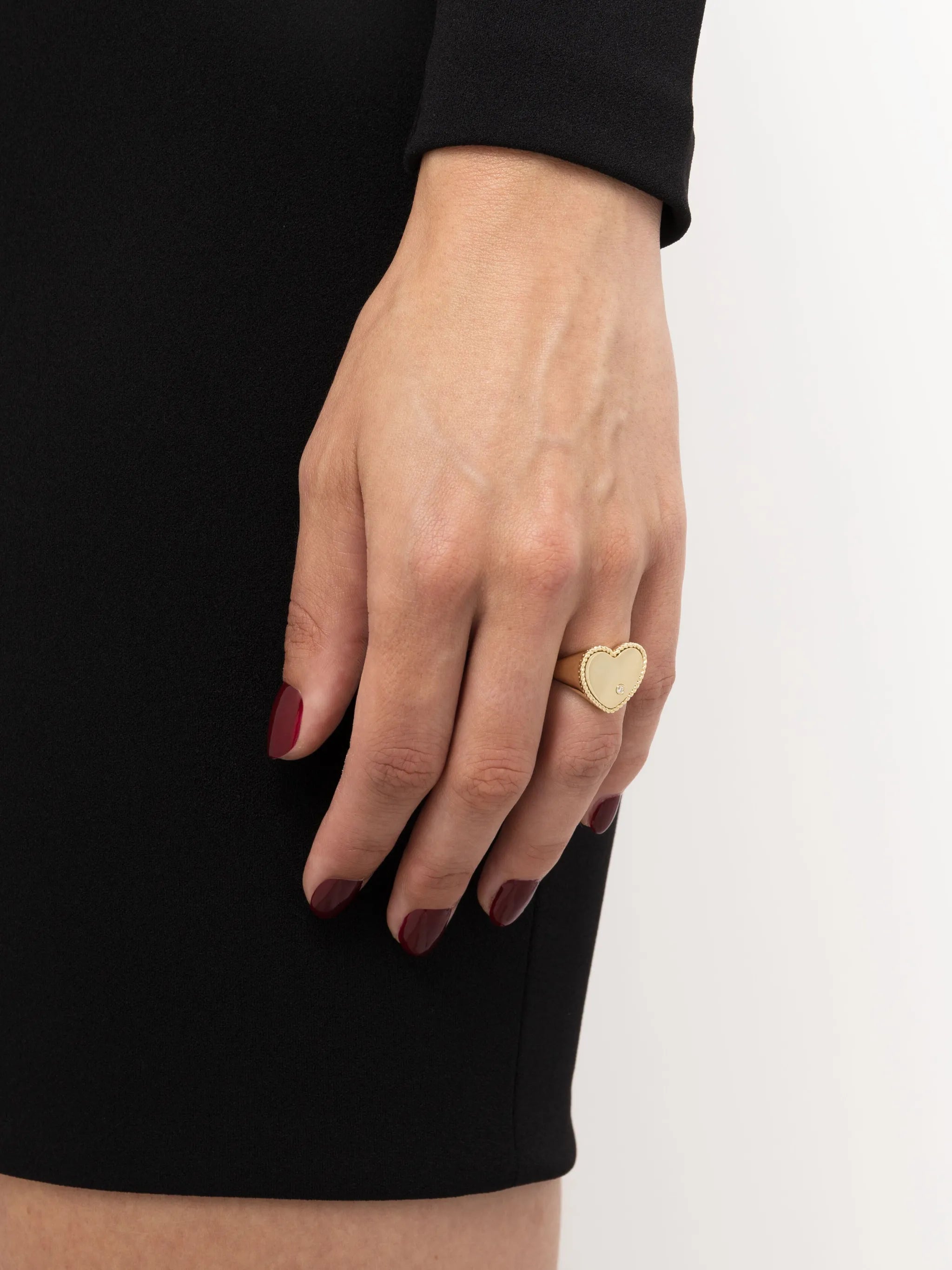 9kt yellow gold Chevaliere Coeur diamond signet ring