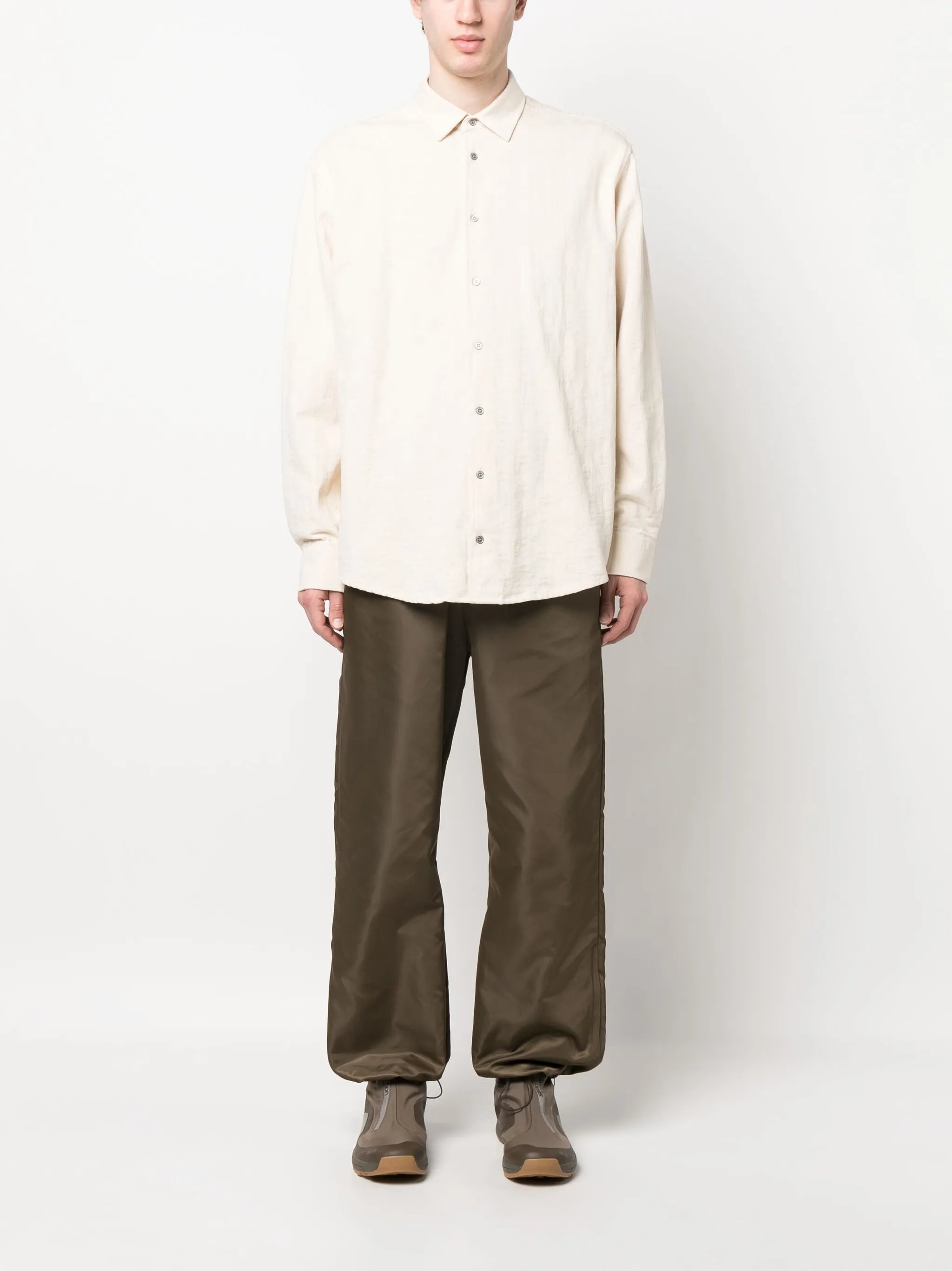 button-fastening cotton shirt