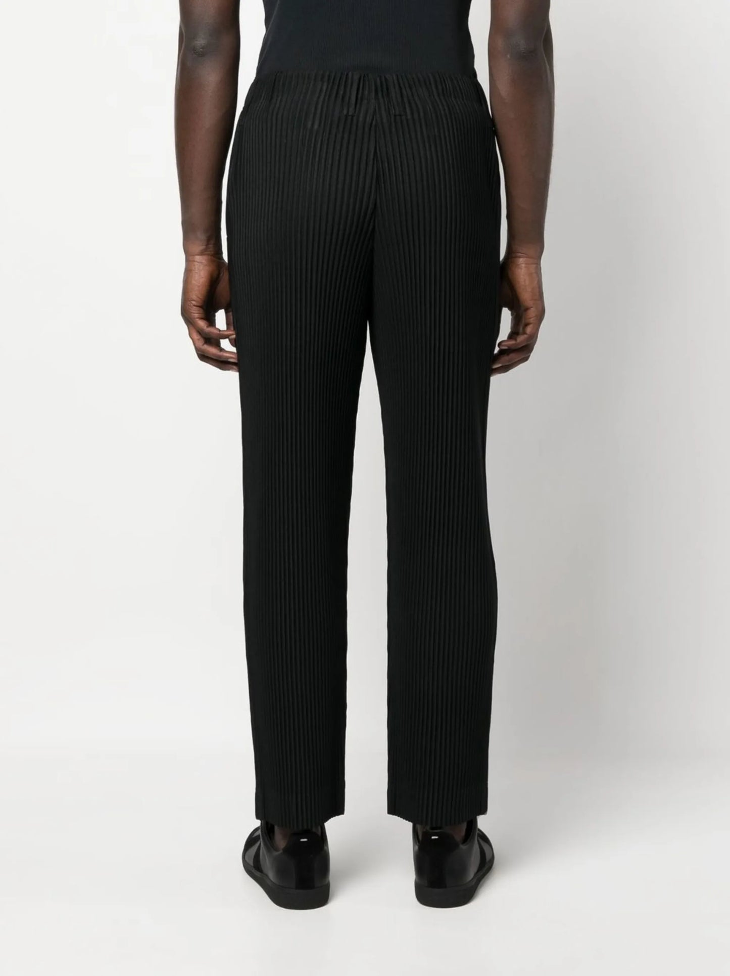fully-pleated trousers