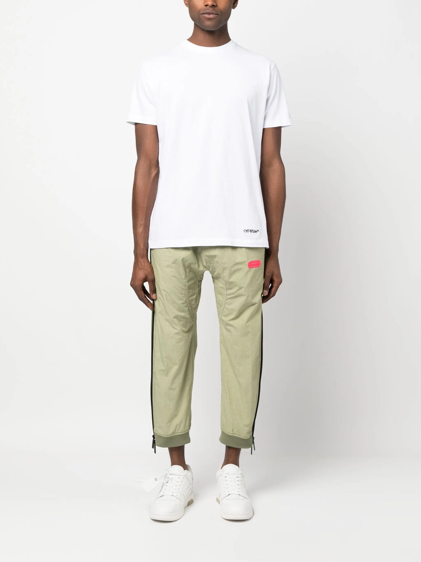 logo-embroidered T-shirt