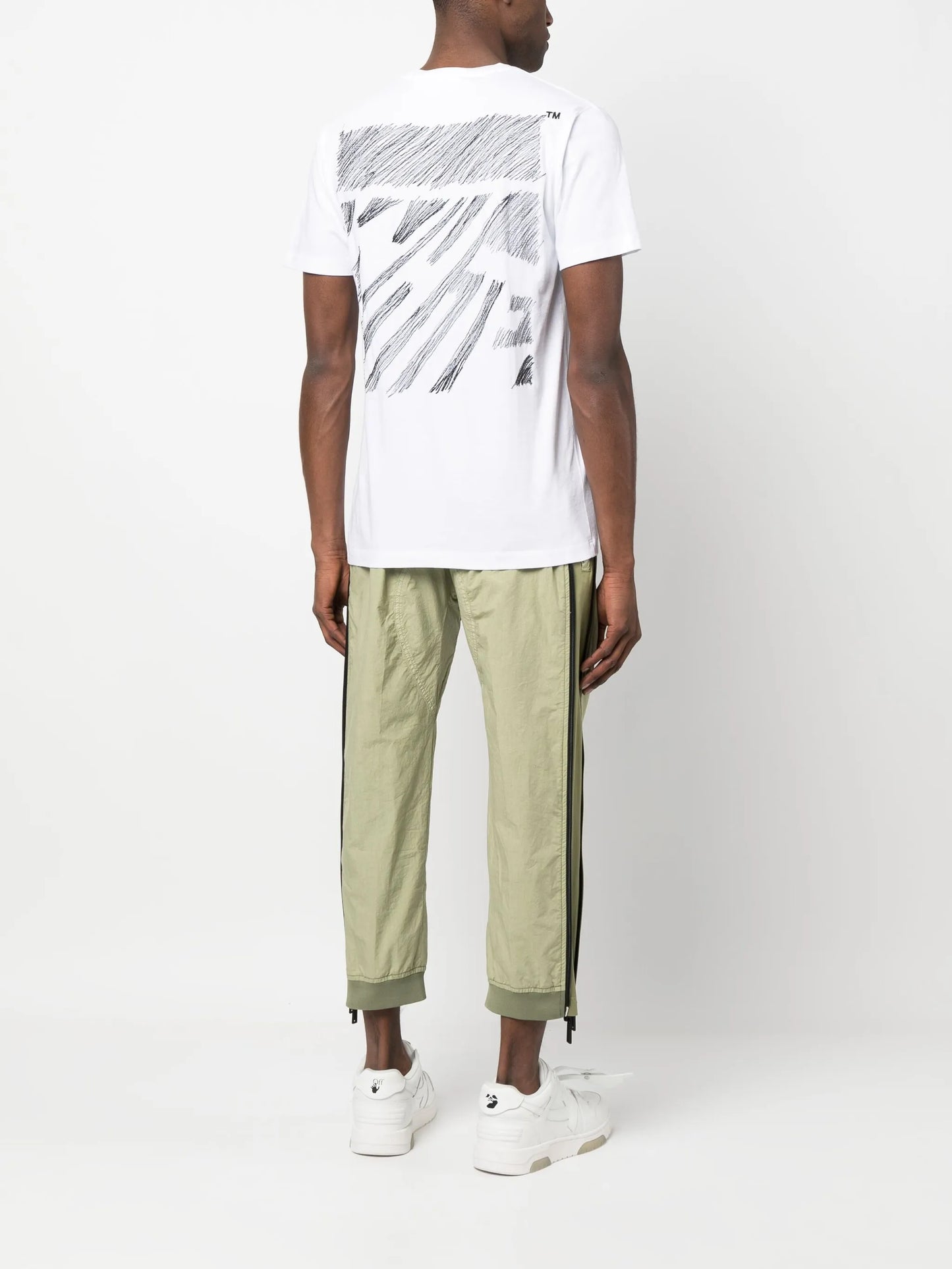 logo-embroidered T-shirt
