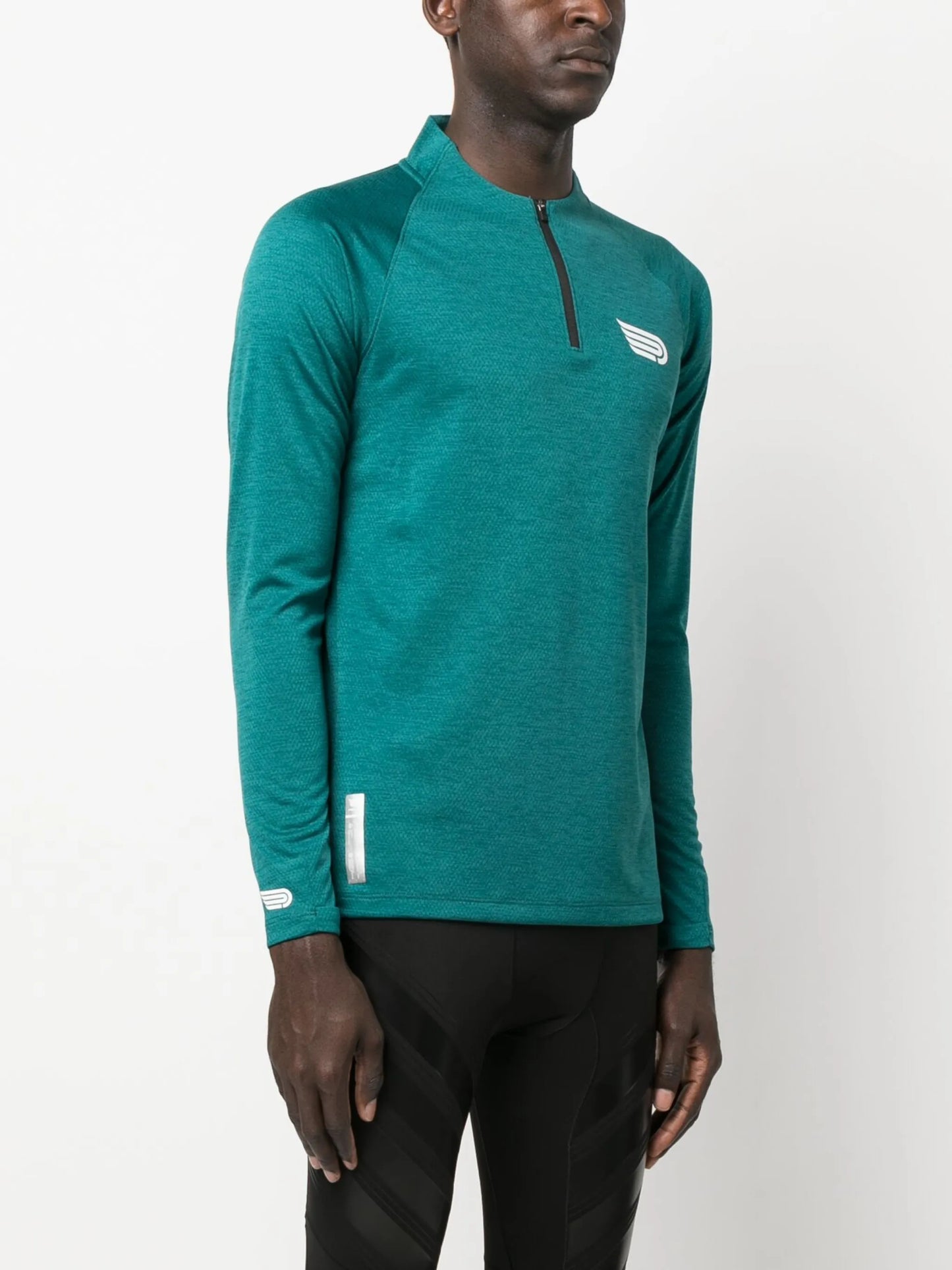 long-sleeved zip sweatshirt