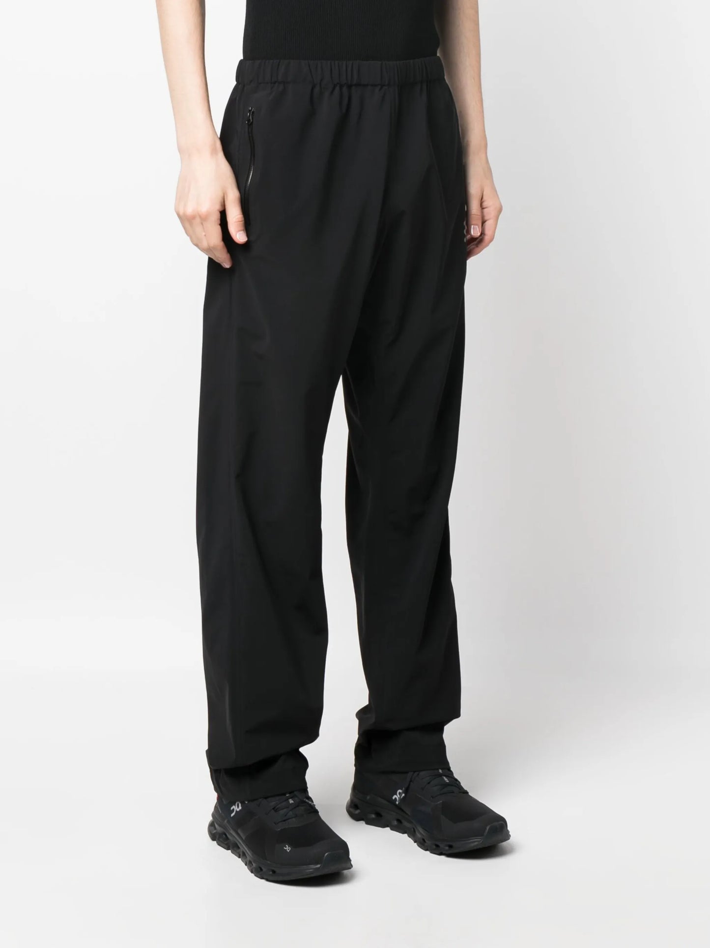 straight-leg trousers