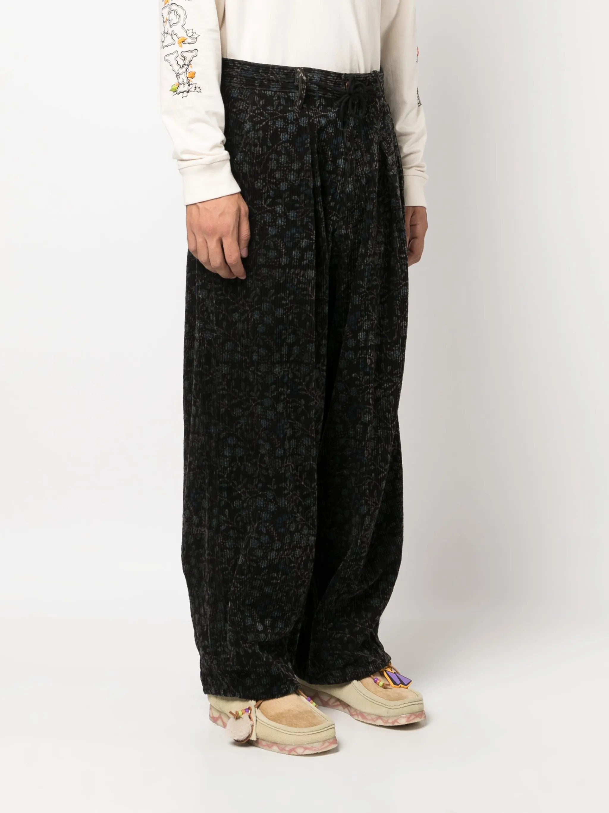 floral-print corduroy trousers