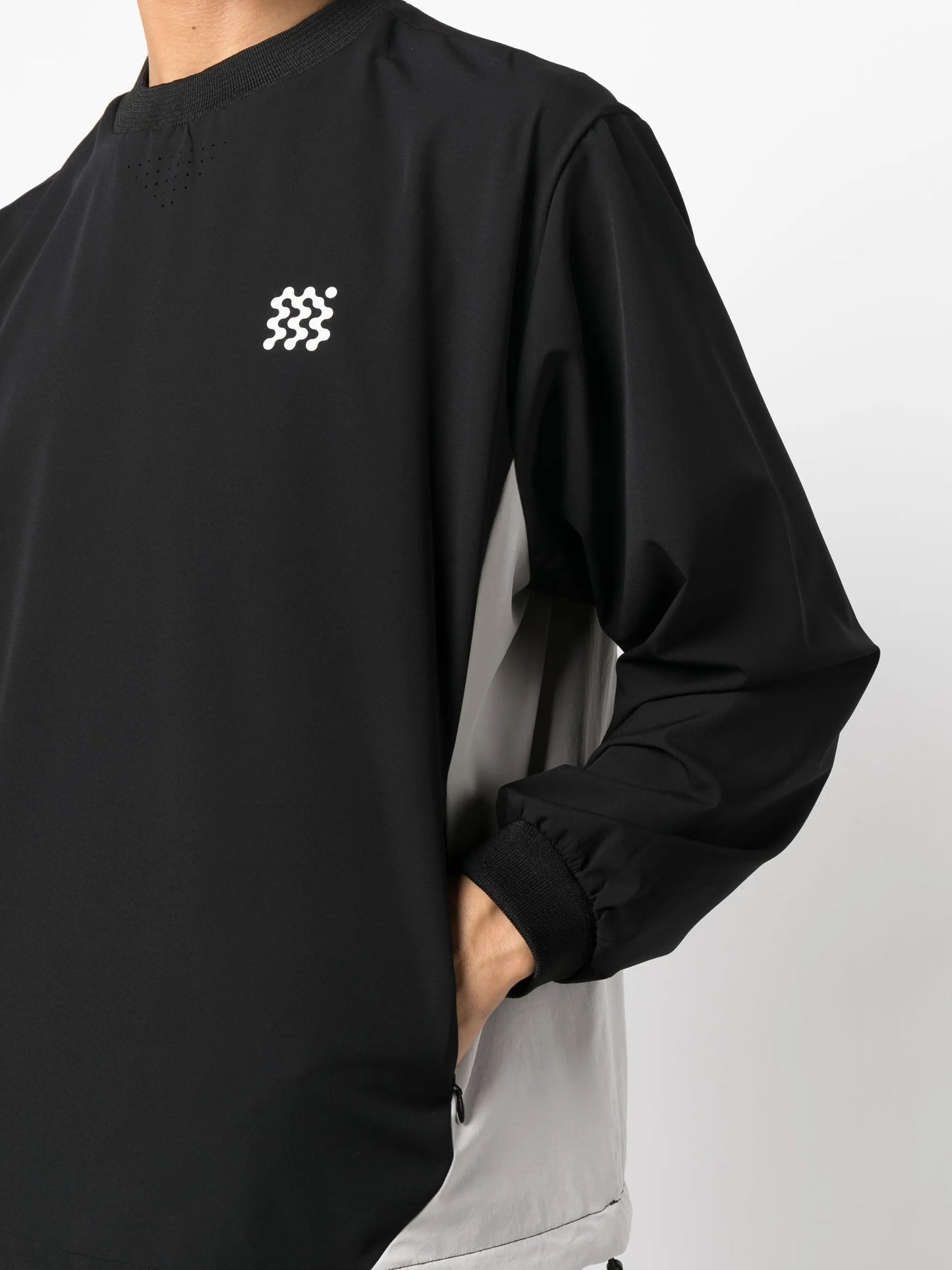 two-tone pullover windbreaker