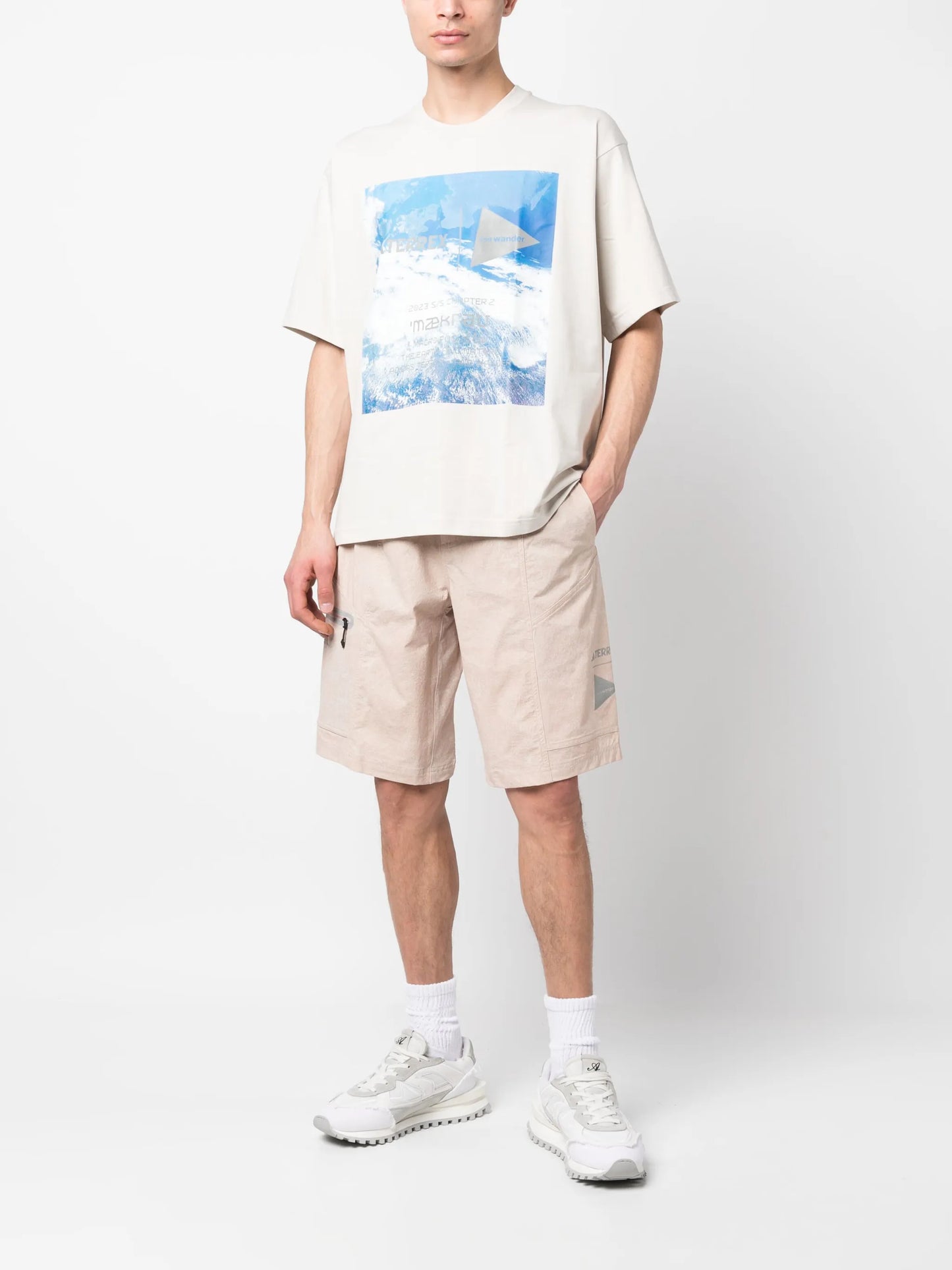 graphic-print T-shirt