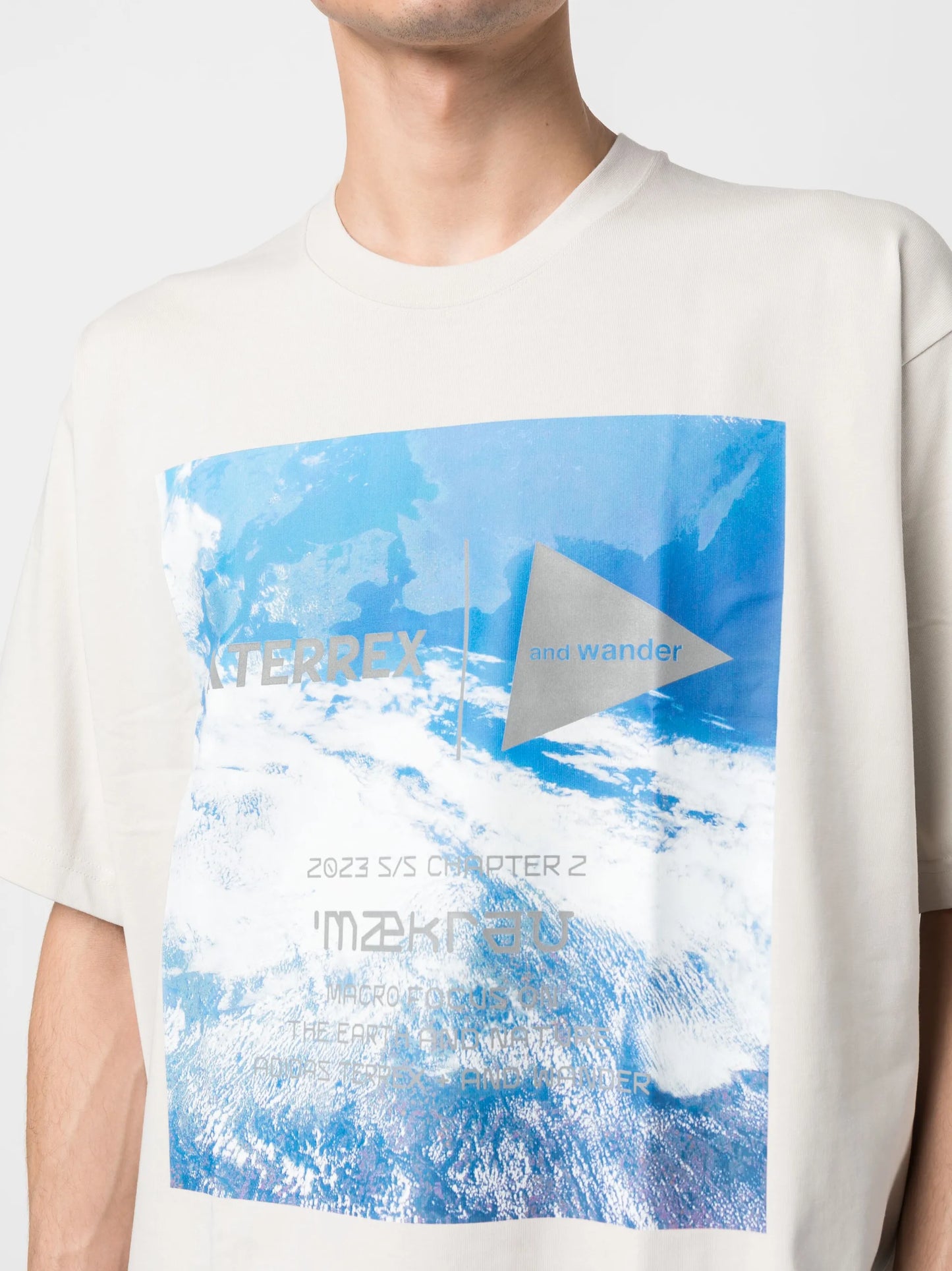 graphic-print T-shirt