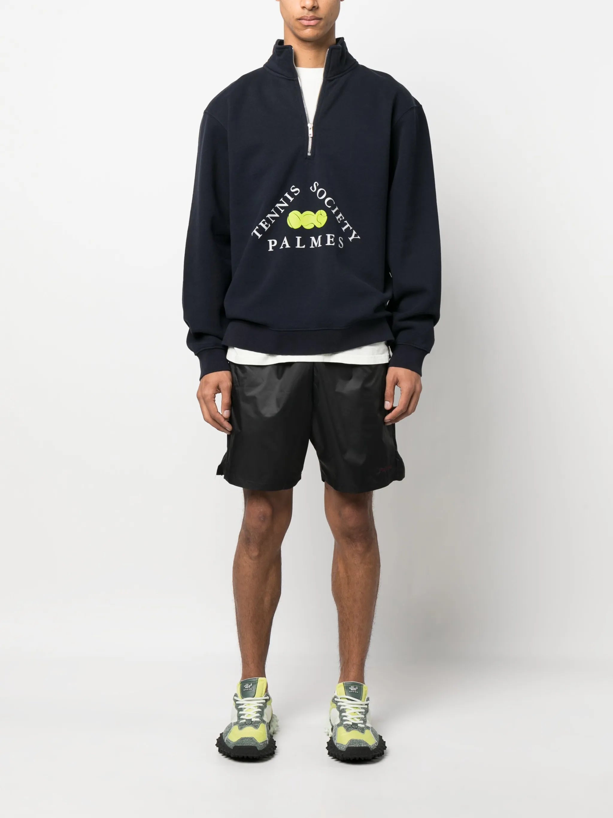 Middle elasticated-waist shorts