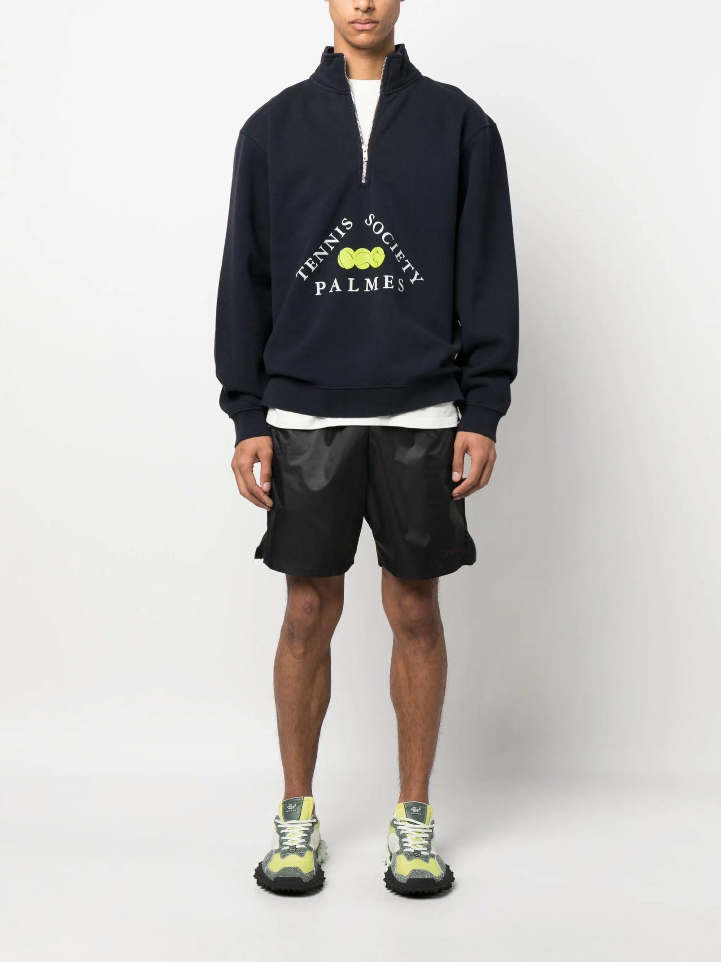 Middle elasticated-waist shorts