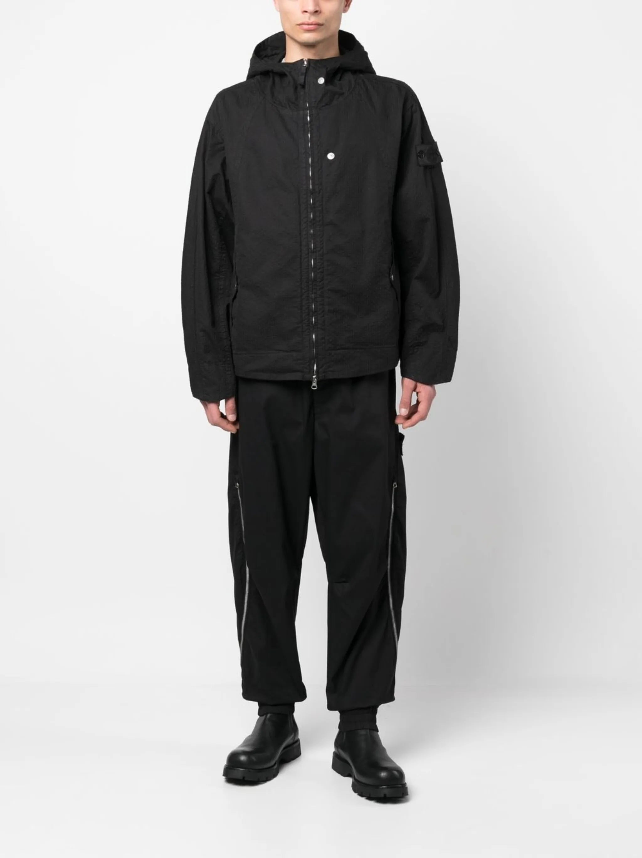 zip-detailing loose-fit trousers
