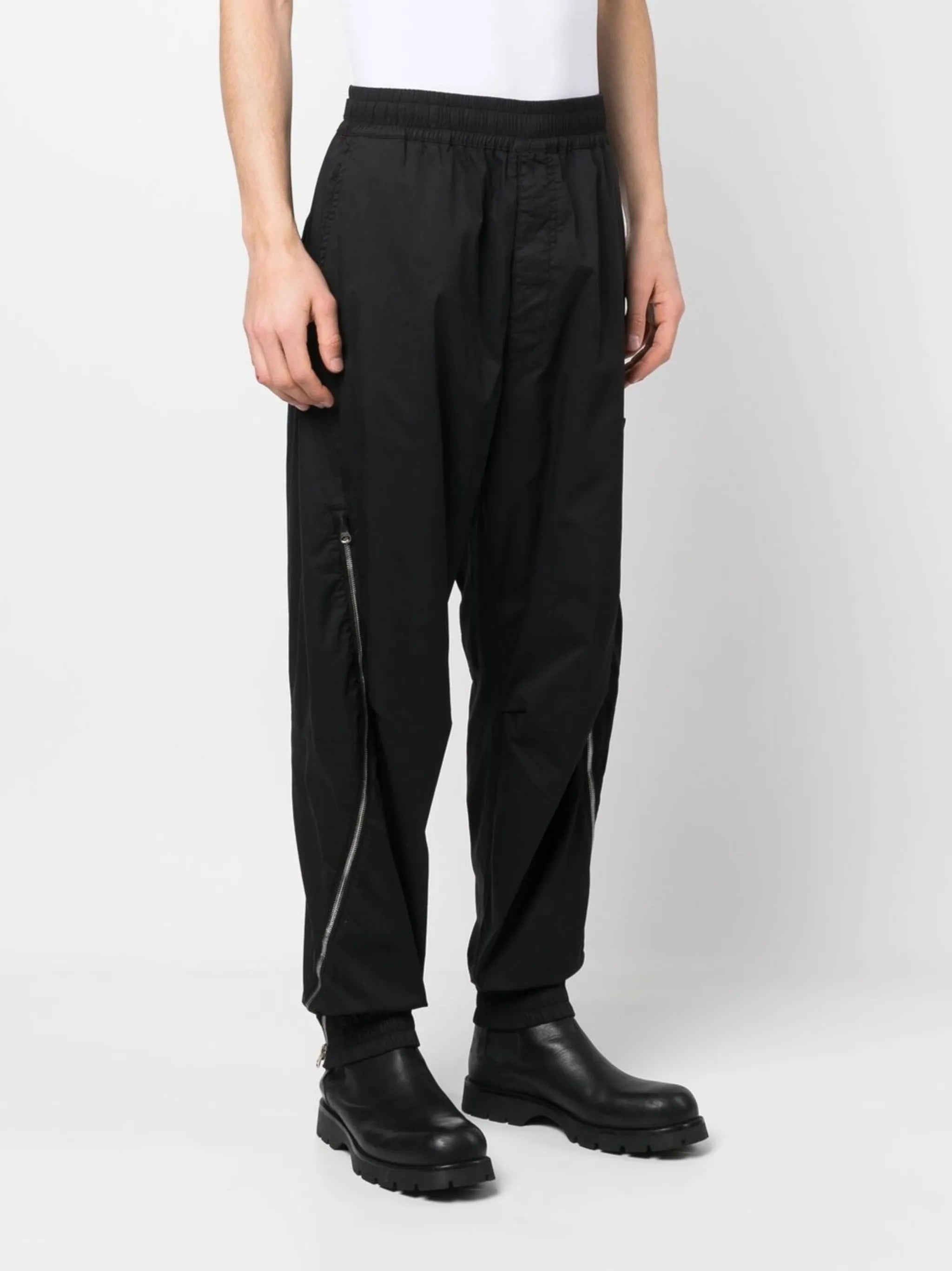 zip-detailing loose-fit trousers