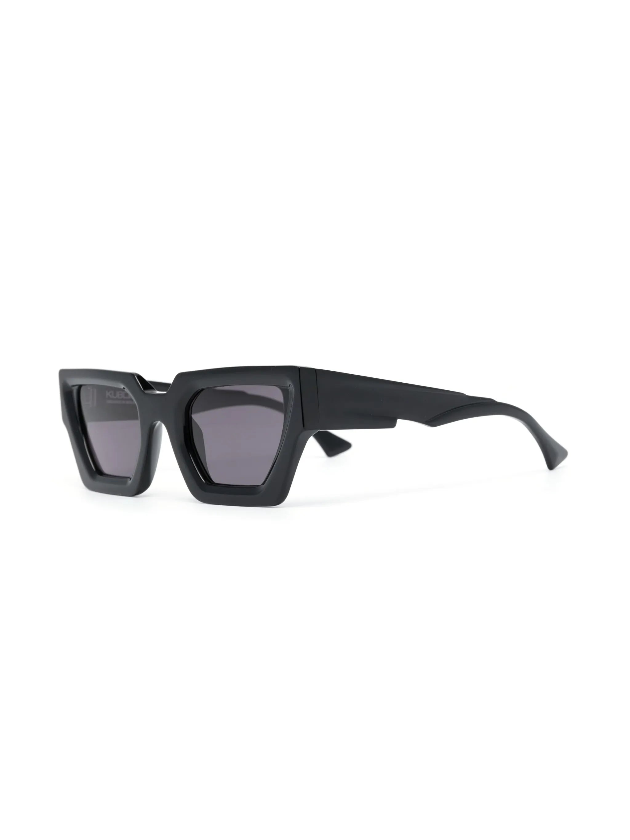 cat-eye frame sunglasses