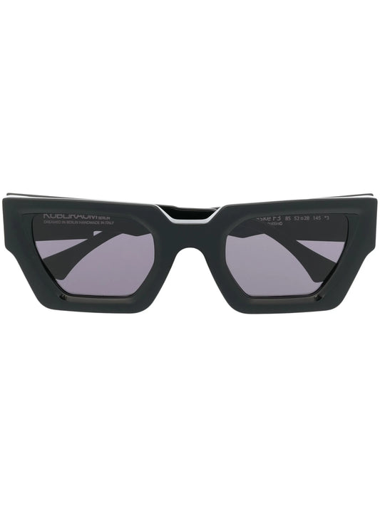 cat-eye frame sunglasses