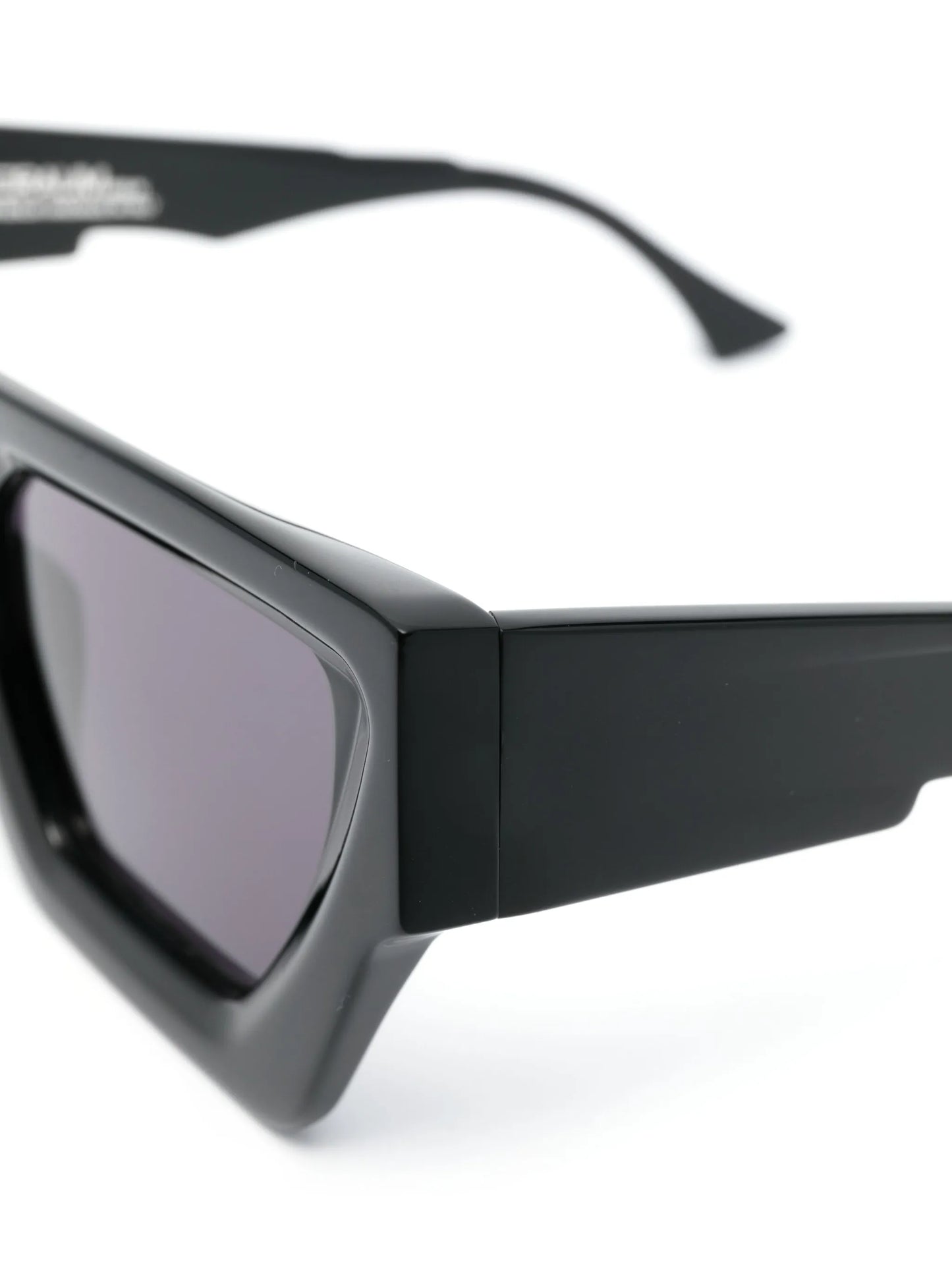 cat-eye frame sunglasses