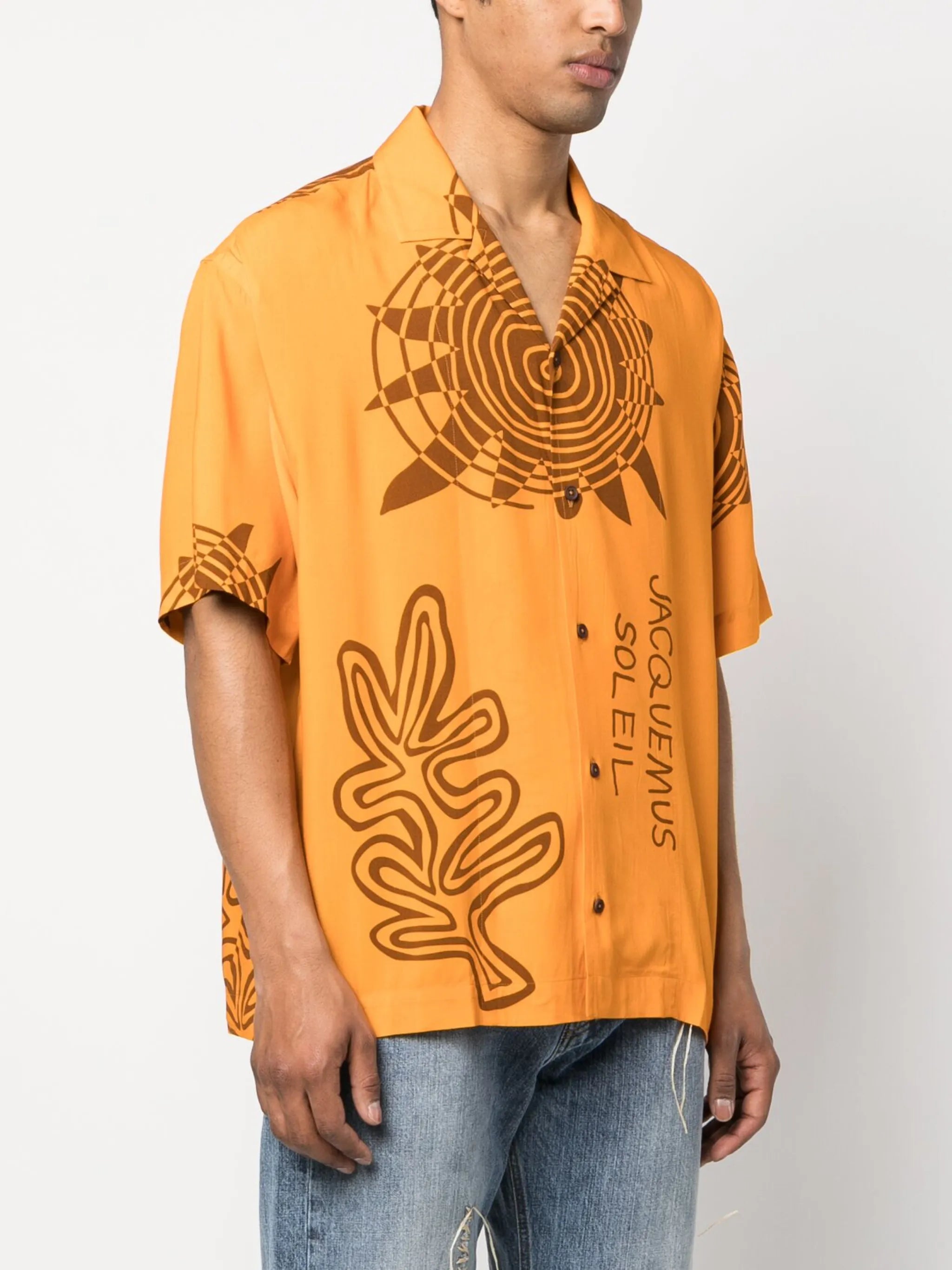 graphic-print shirt