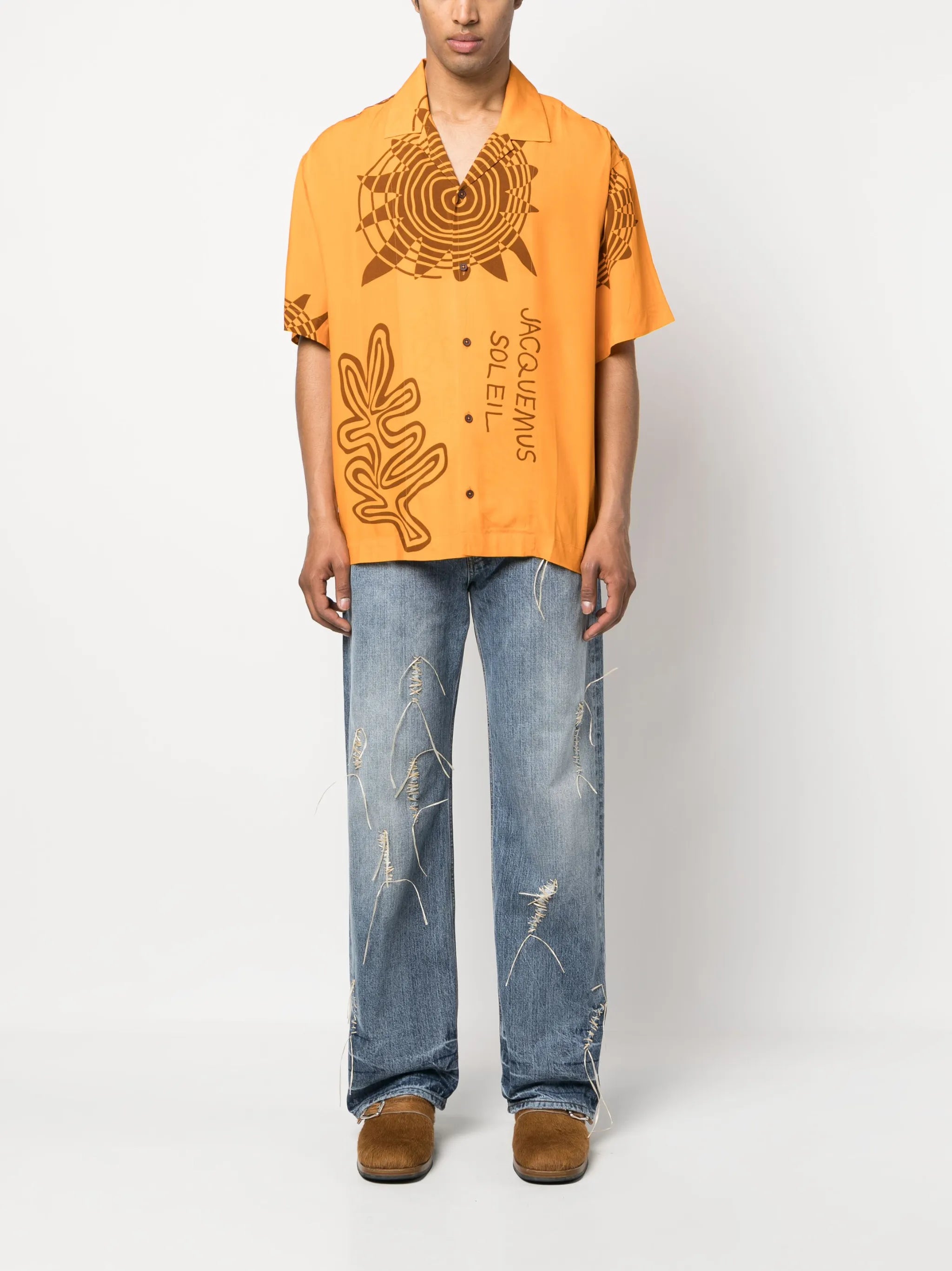 graphic-print shirt