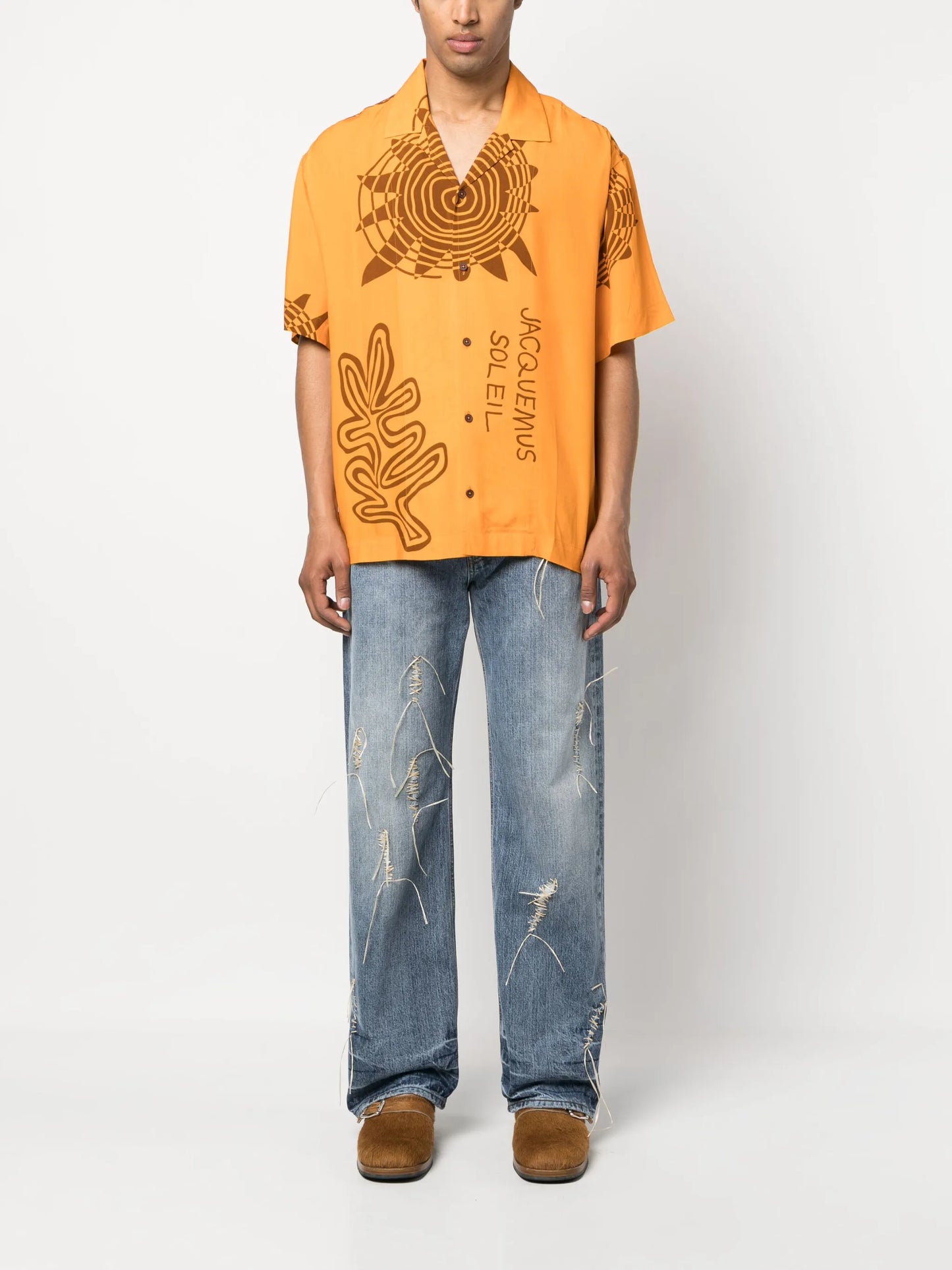 graphic-print shirt